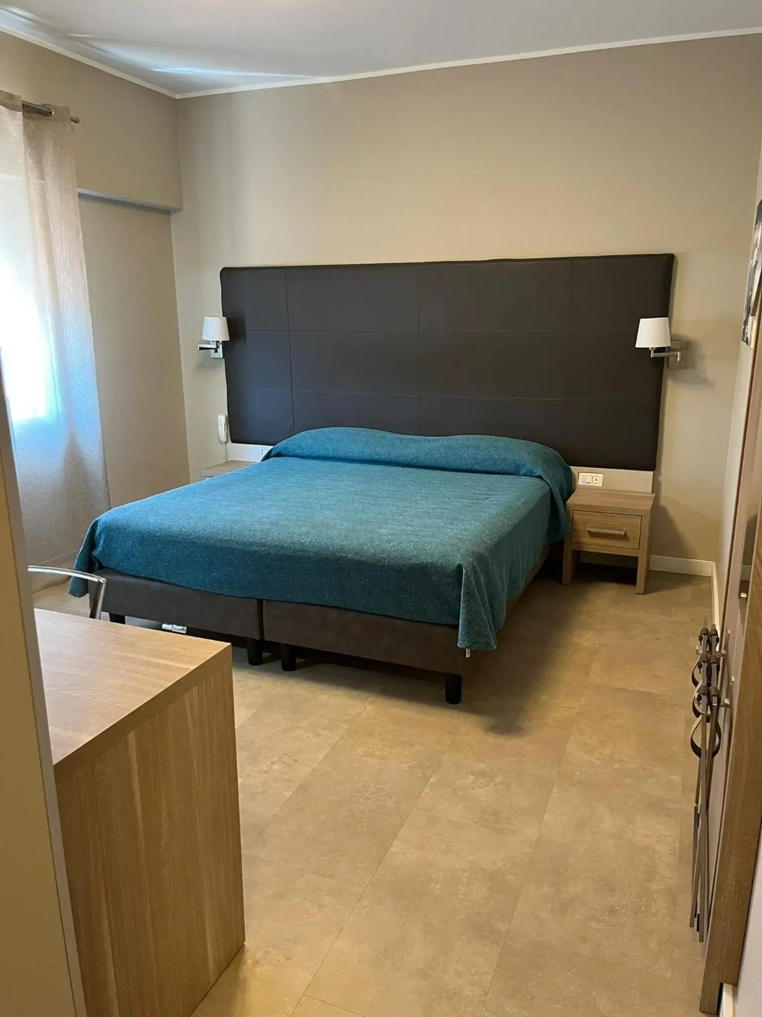 Queen Room - single occupancy in Il Gabbiano Queen Room - single occupancy in Il Gabbiano