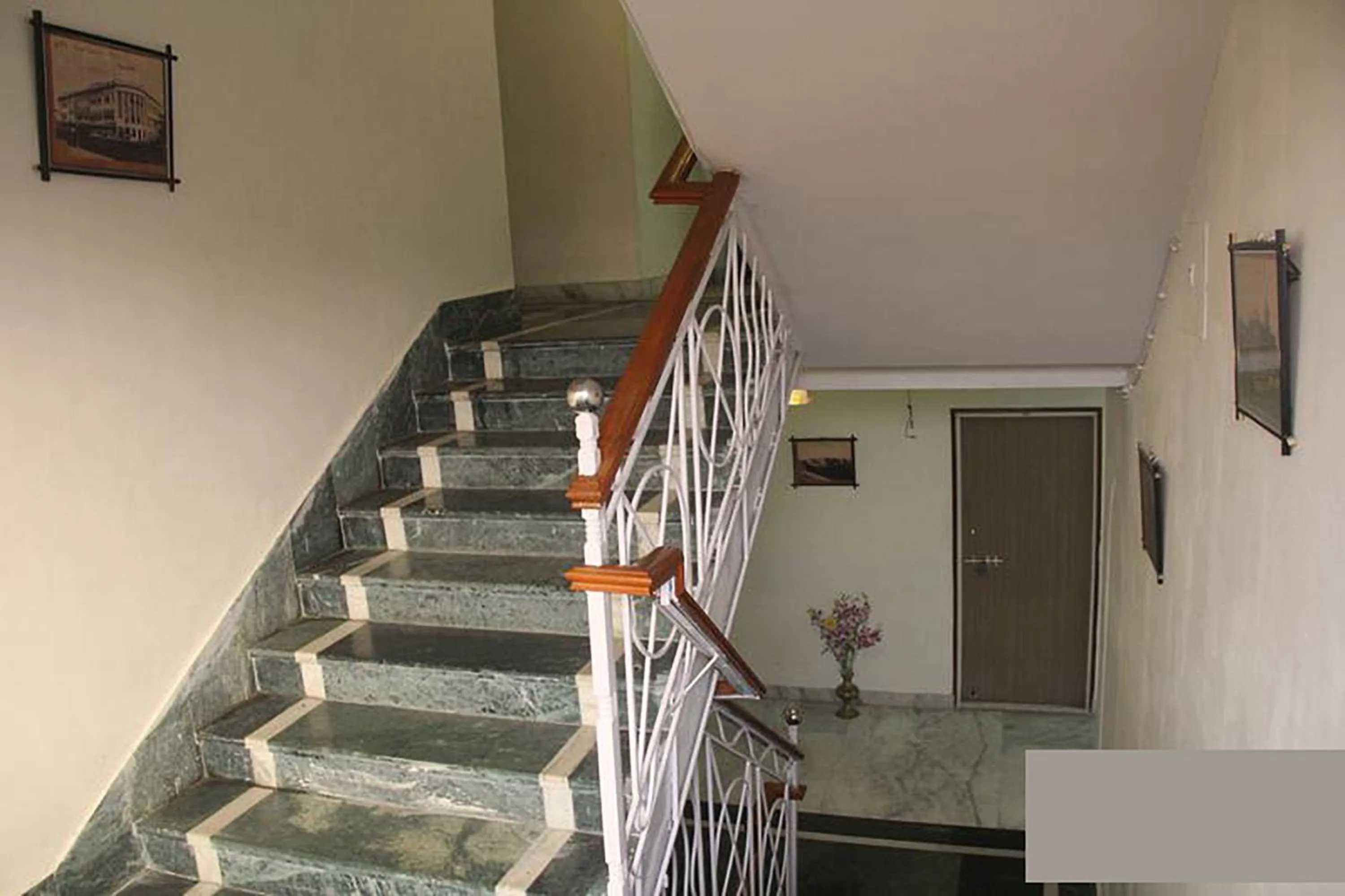 Decorative detail in Georgian Inn