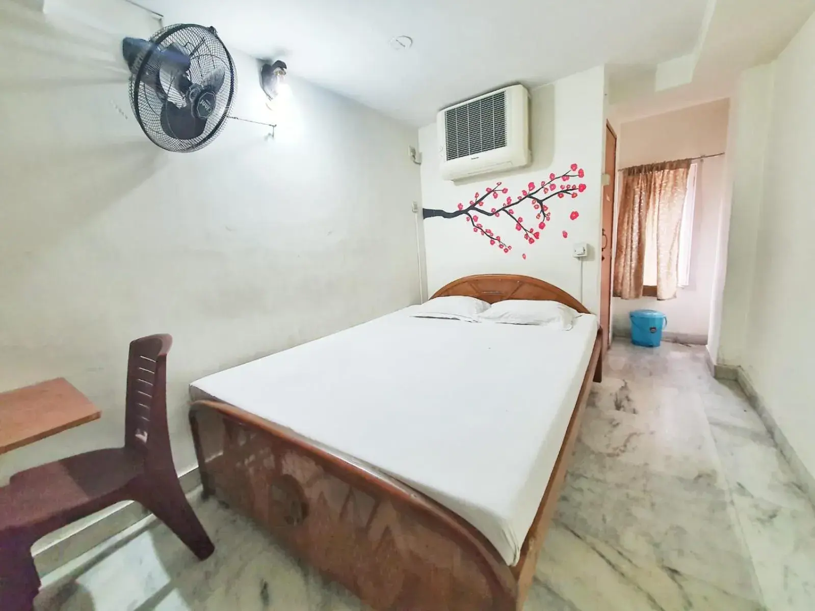 Bed in Georgian Inn Bed in Georgian Inn