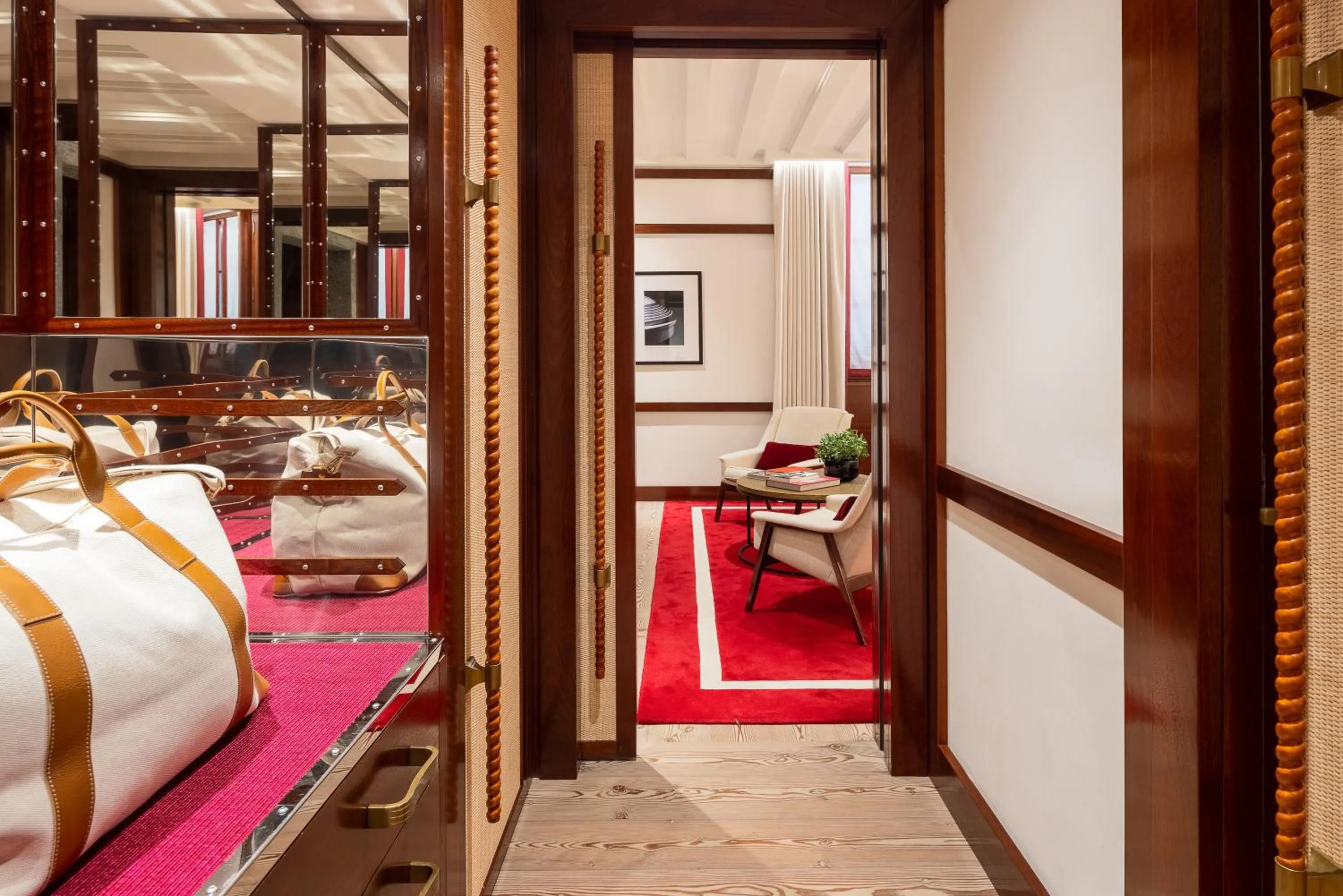 Decorative detail, Bed in Portrait Milano - Lungarno Collection