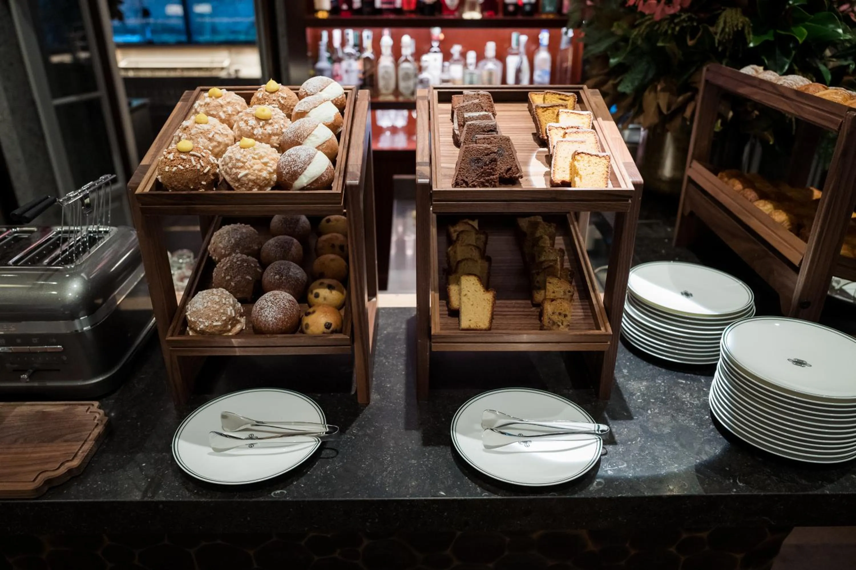 Breakfast in Portrait Milano - Lungarno Collection