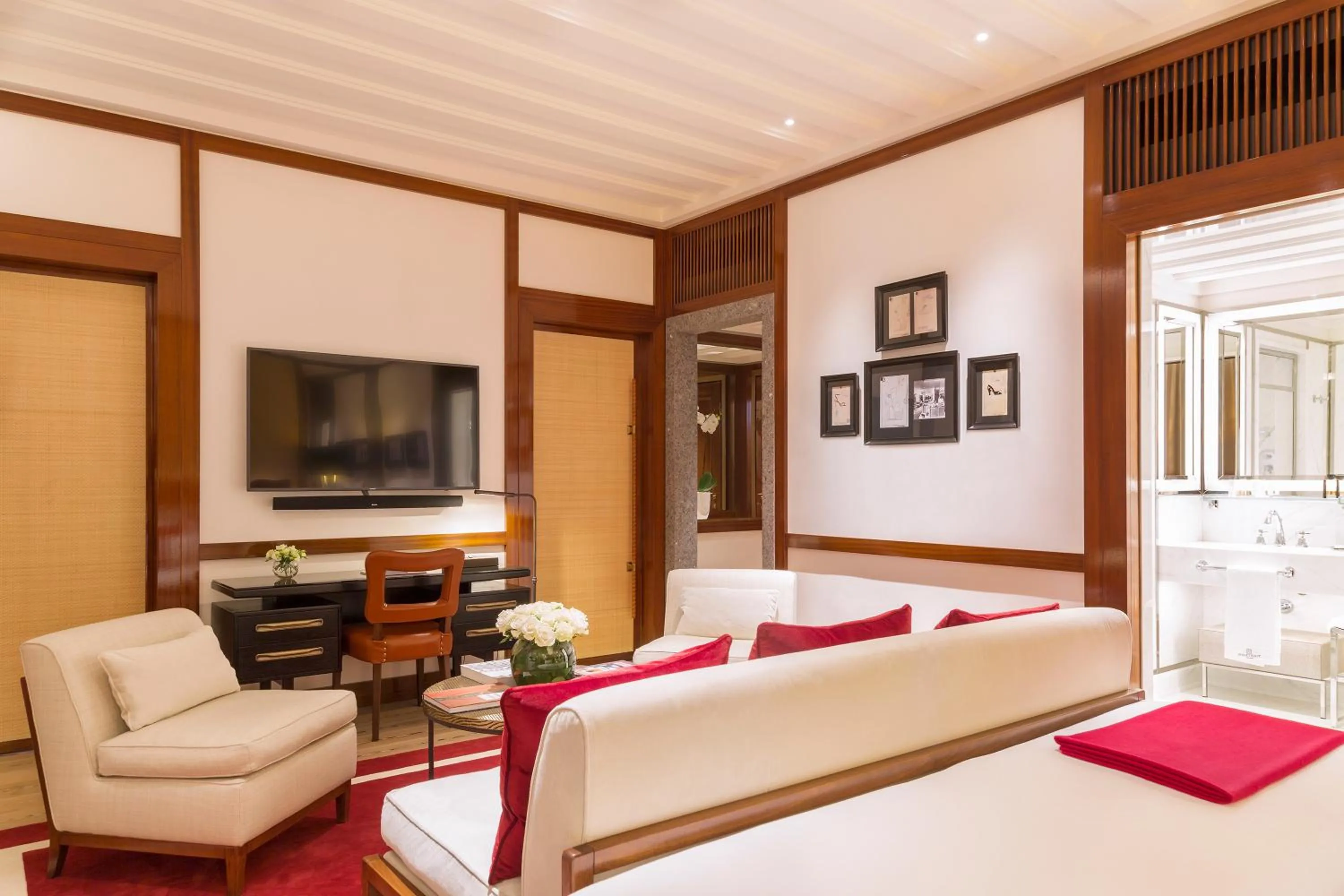 Living room, Bed in Portrait Milano - Lungarno Collection