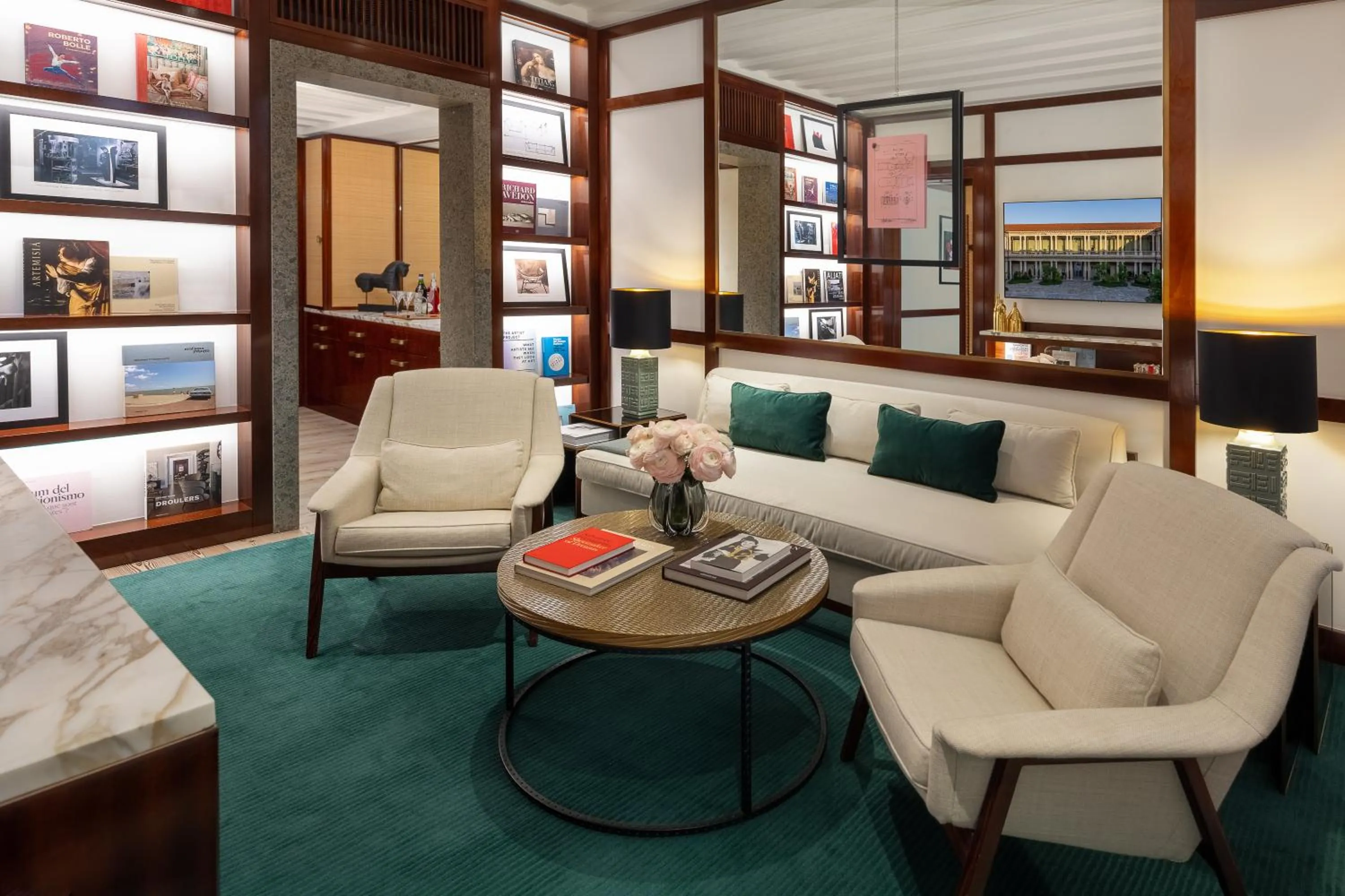 Seating area in Portrait Milano - Lungarno Collection