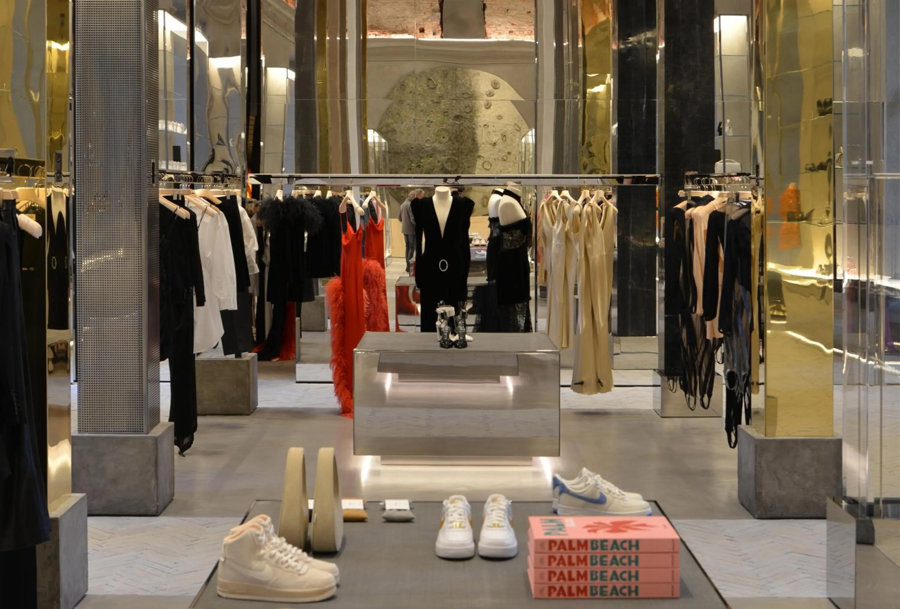 Shopping Area in Portrait Milano - Lungarno Collection