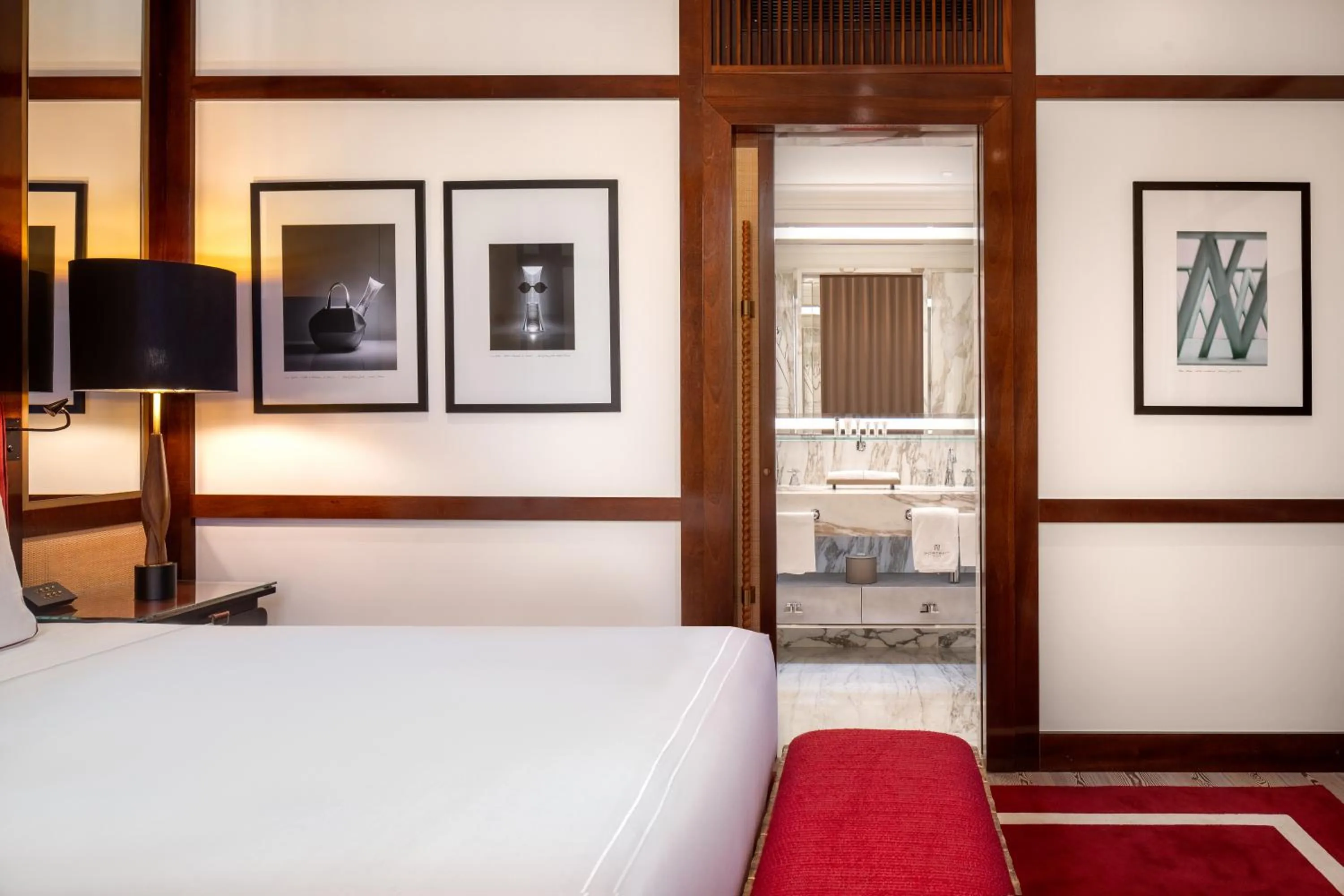 Bathroom, Bed in Portrait Milano - Lungarno Collection