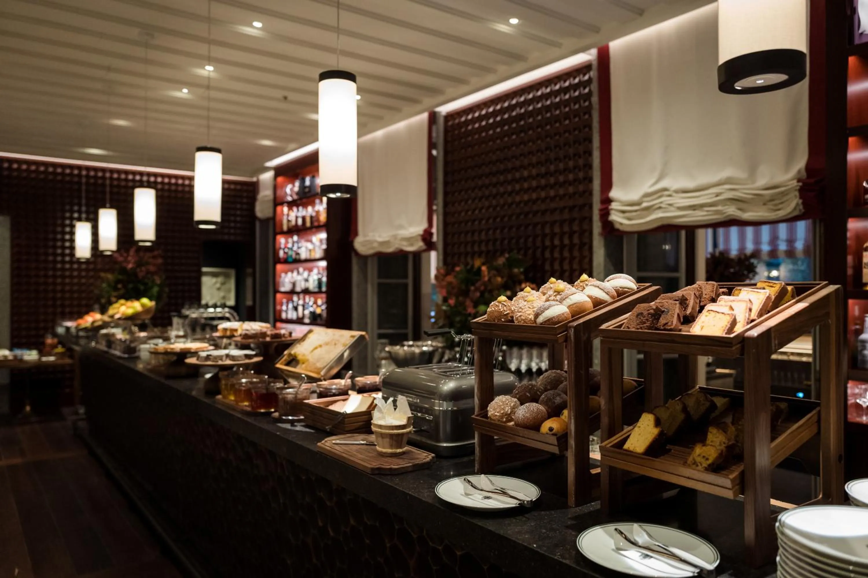 Buffet breakfast in Portrait Milano - Lungarno Collection