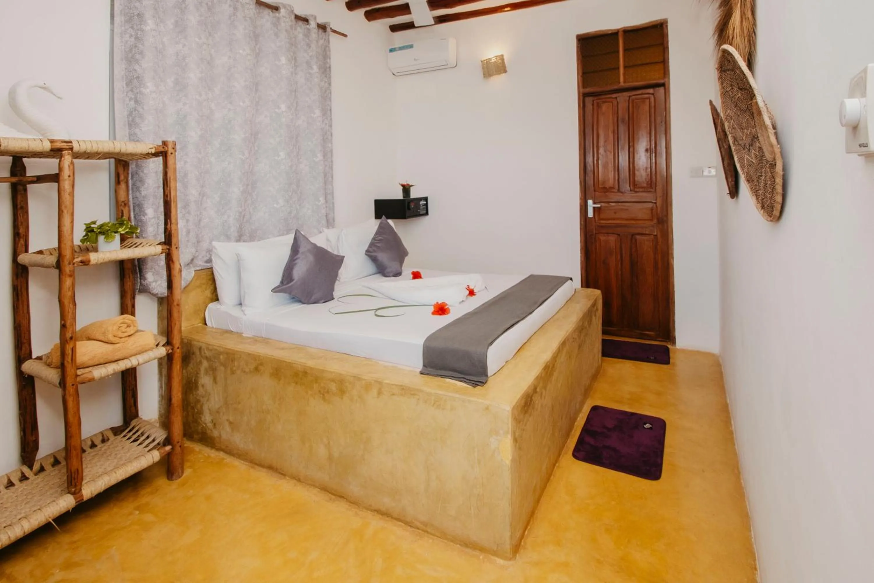 Bedroom, Bed in Equalia Rose Hotel