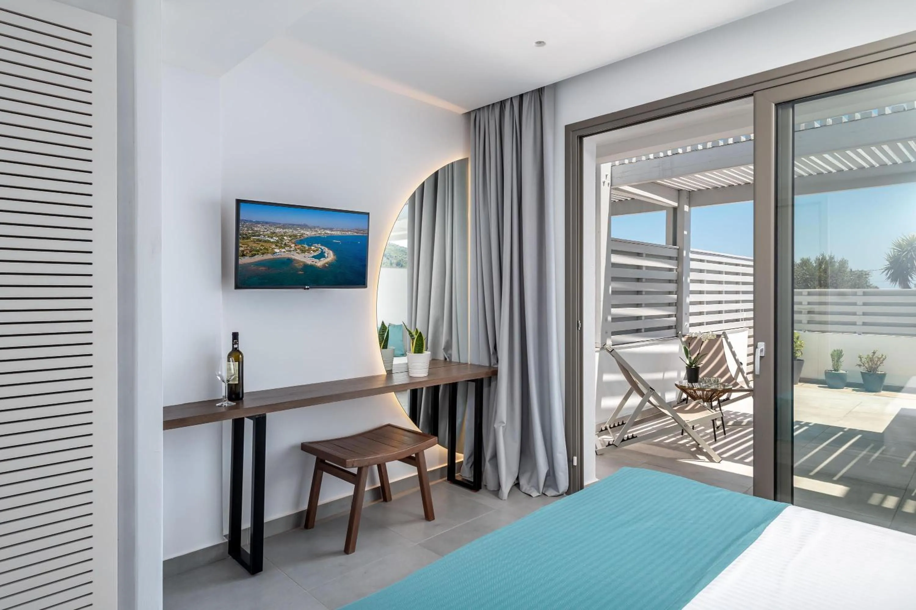 Bed in Kellys Luxury Apartments