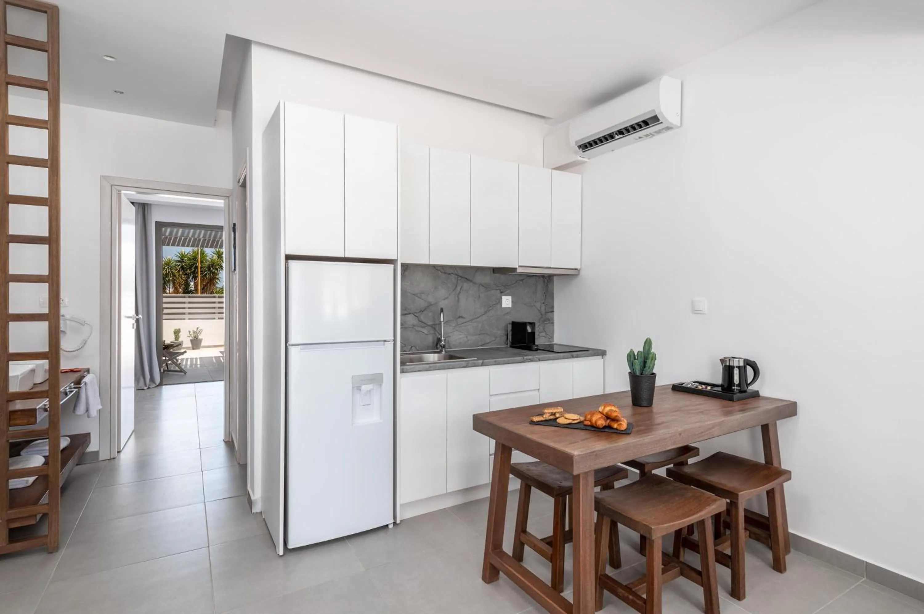 Coffee/tea facilities in Kellys Luxury Apartments