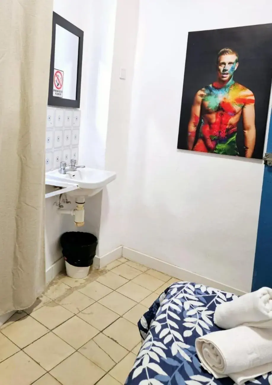 Photo of the whole room, Bed in Arc House Mezquita - Only adults Photo of the whole room, Bed in Arc House Mezquita - Only adults