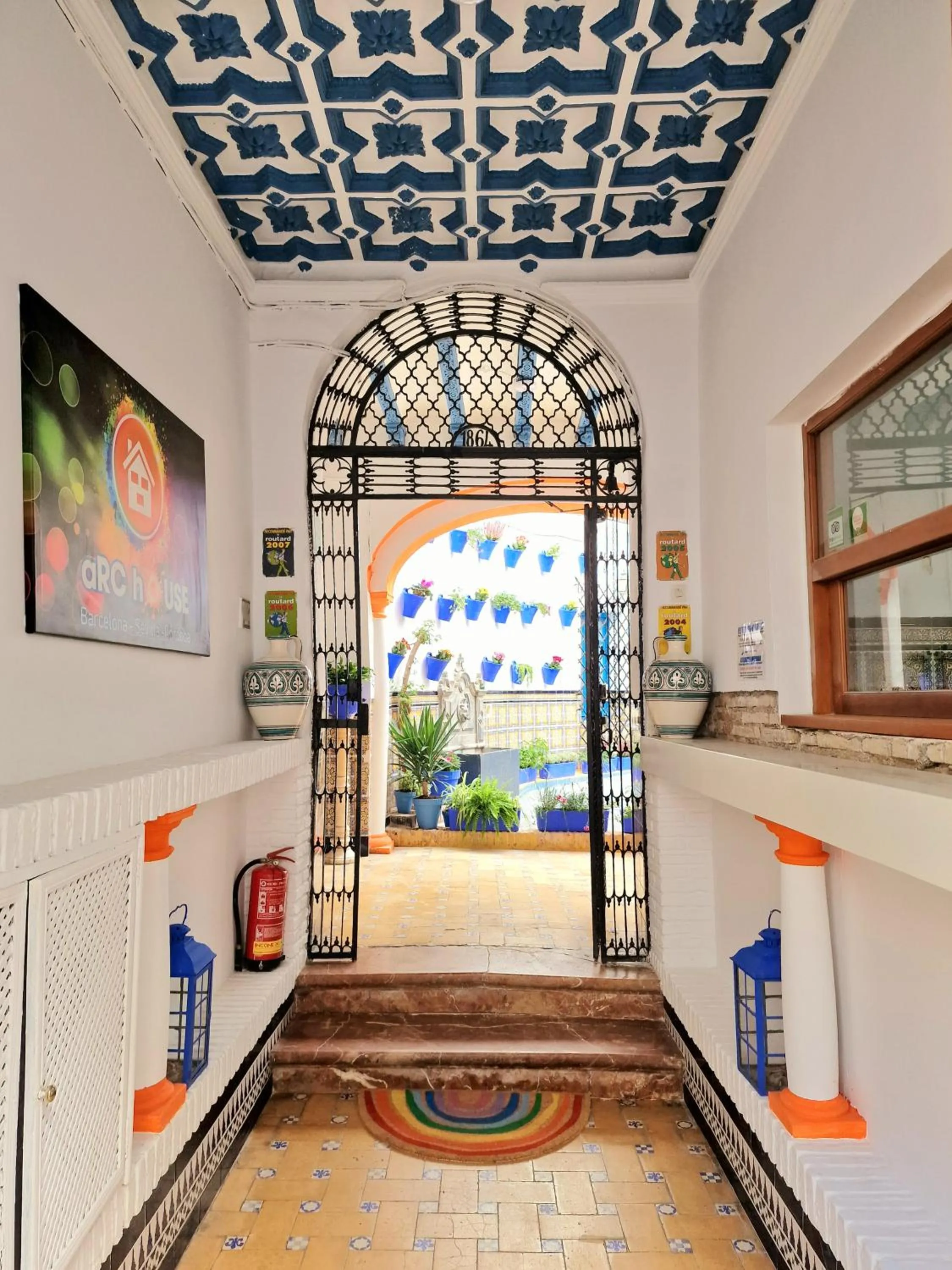 Facade/entrance in Arc House Mezquita - Only adults