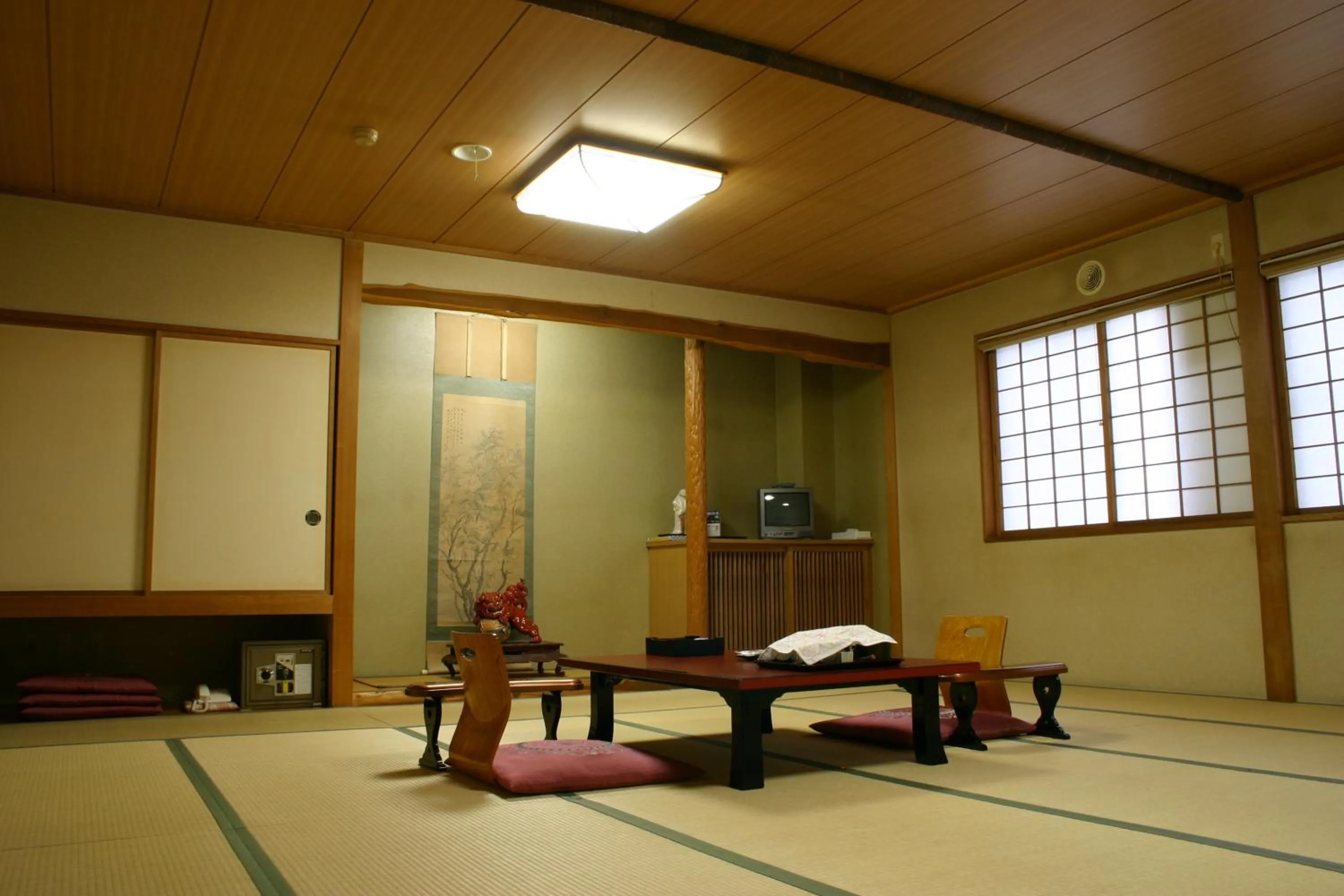 Photo of the whole room in Daikokuya Ryokan