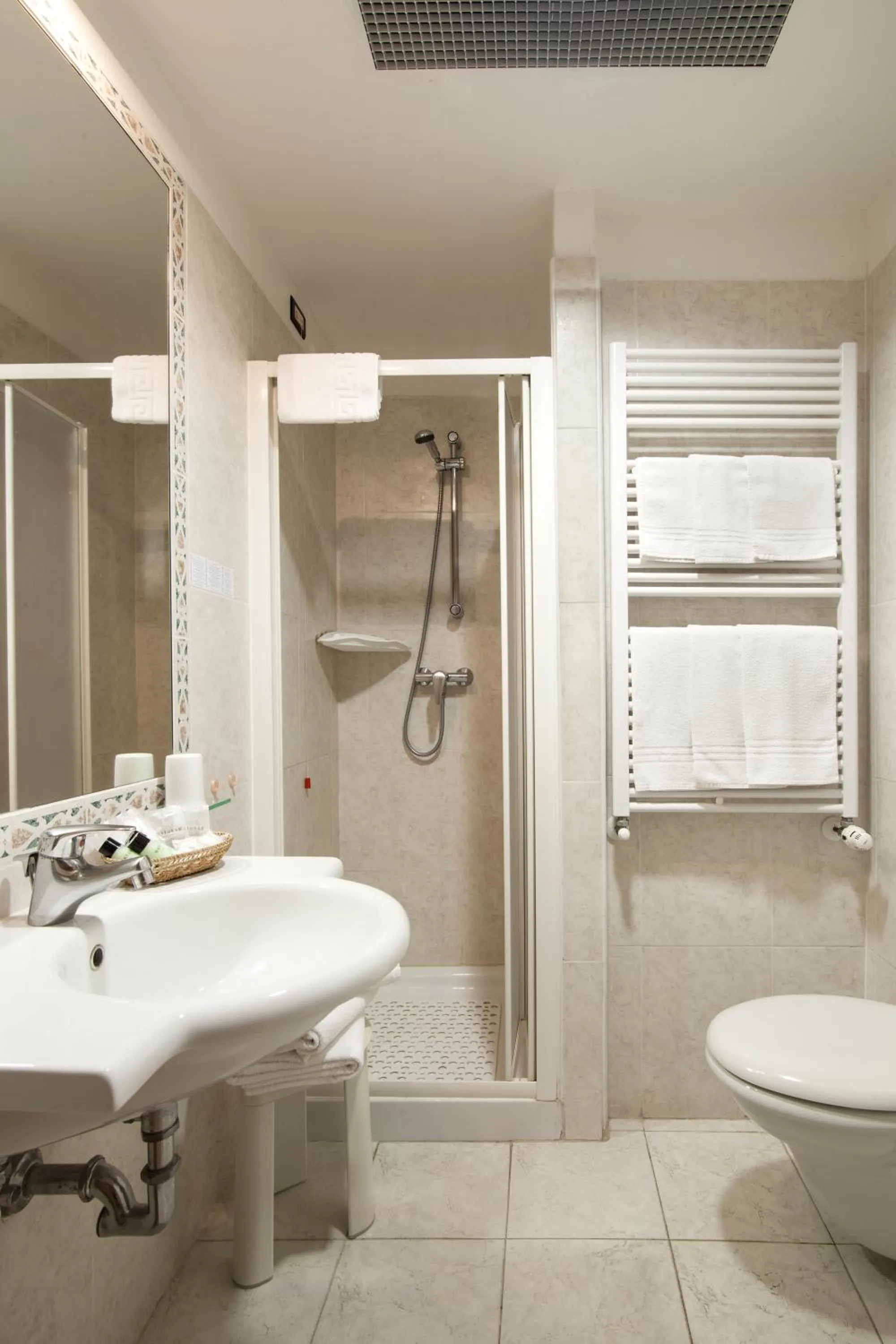 Shower in Duca Del Mare - Hotel Di Nardo group