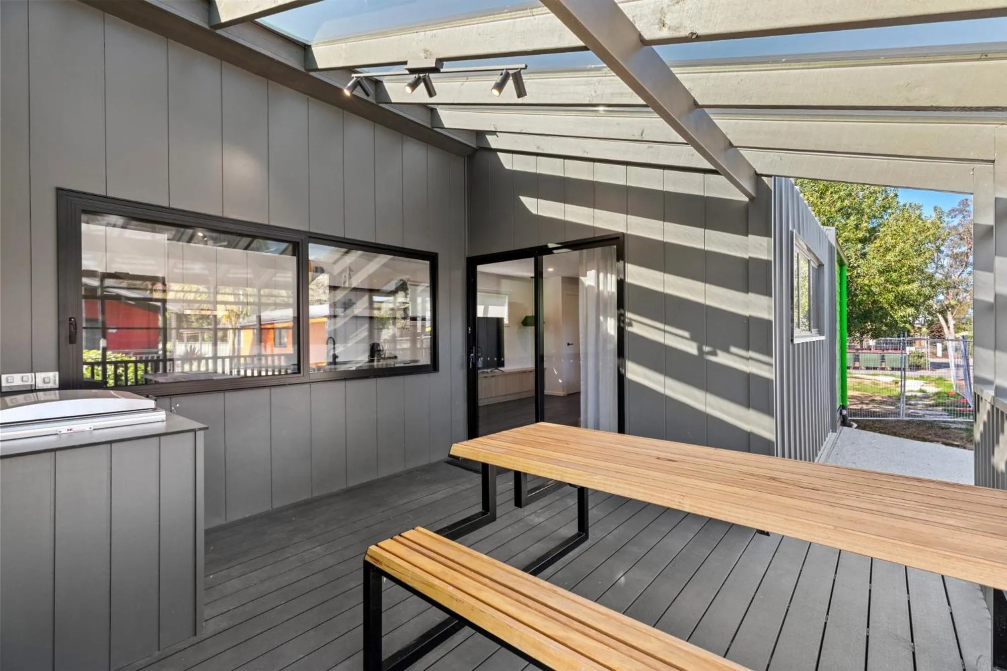 Balcony/Terrace in BIG4 Bendigo Park Lane Holiday Park