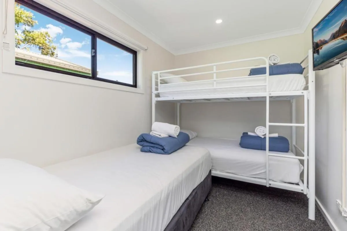 Bedroom, Bed in BIG4 Bendigo Park Lane Holiday Park