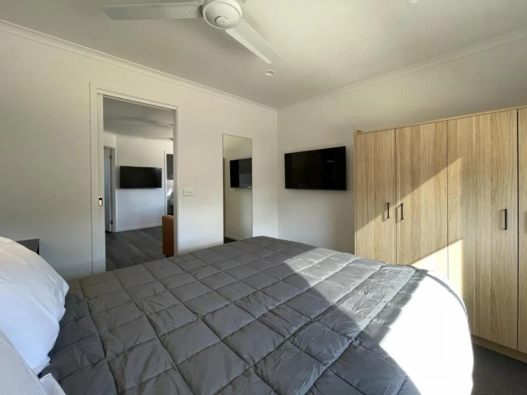 Bedroom, Bed in BIG4 Bendigo Park Lane Holiday Park
