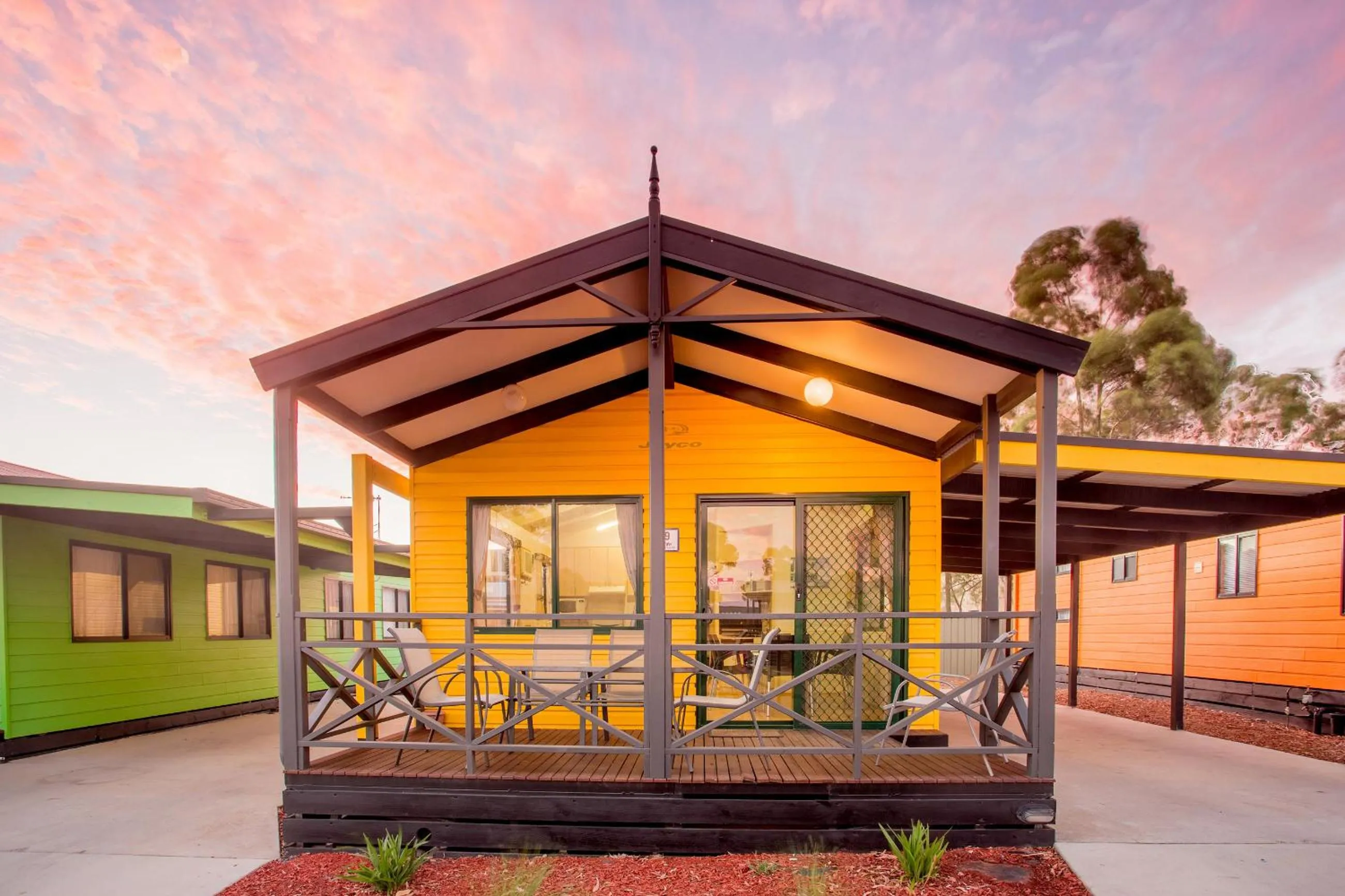 Property building in BIG4 Bendigo Park Lane Holiday Park