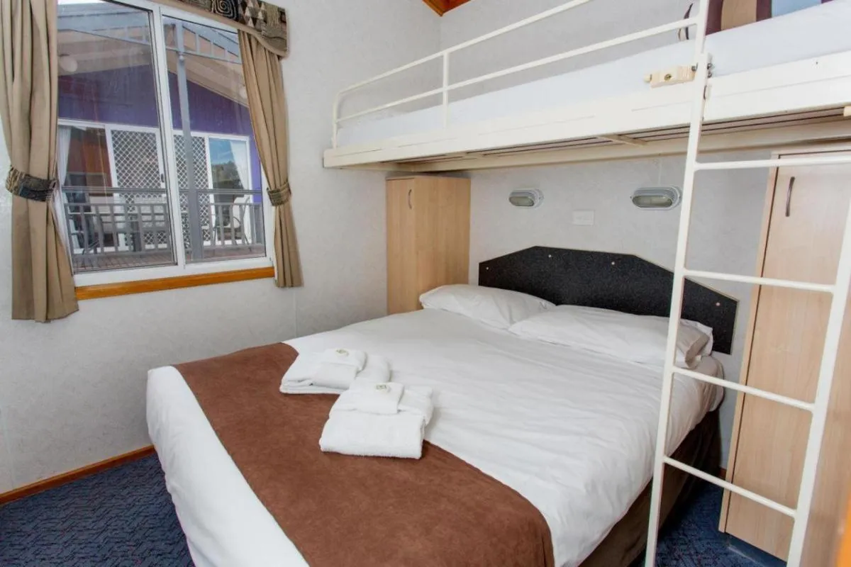Bedroom, Bed in BIG4 Bendigo Park Lane Holiday Park