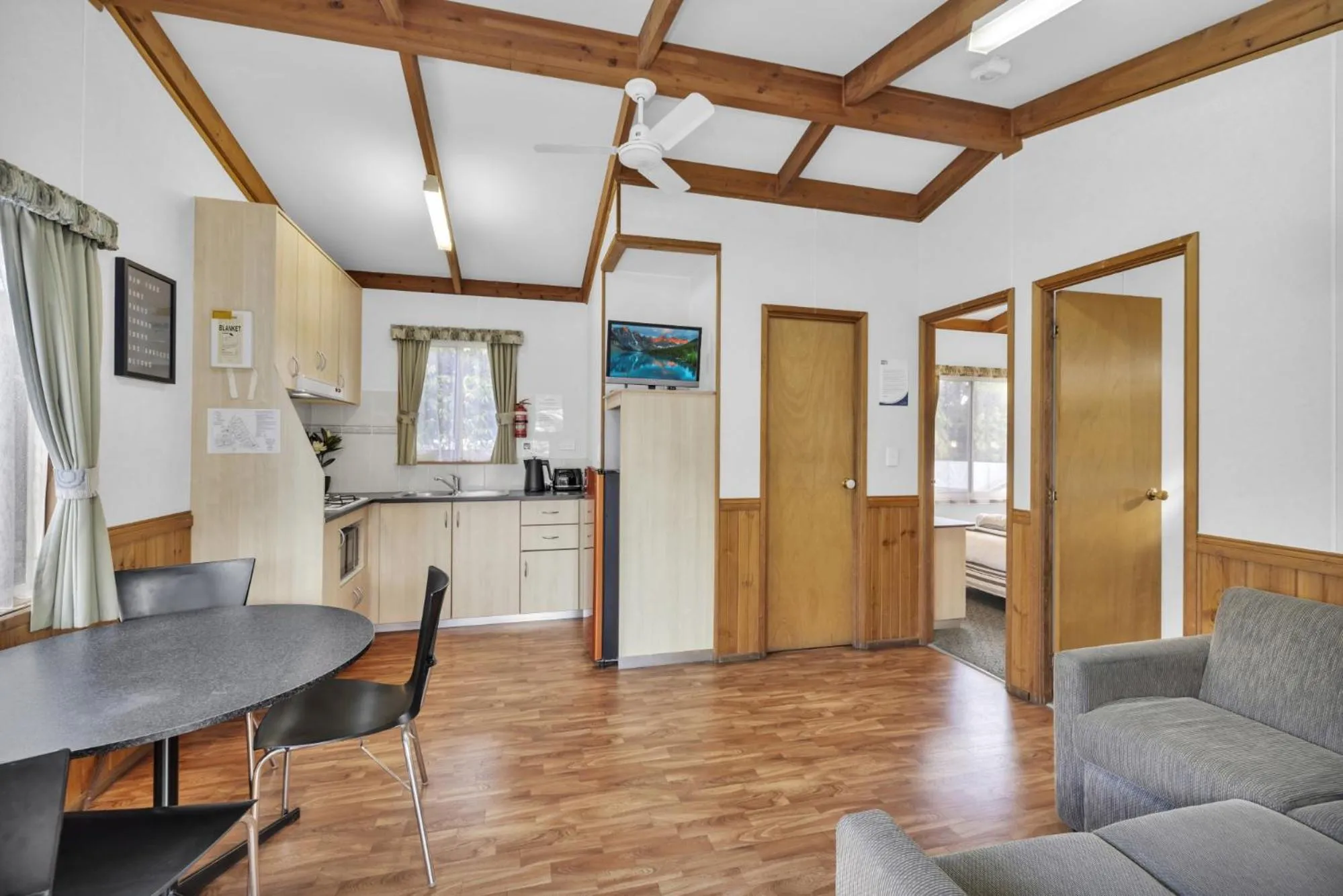 Kitchen or kitchenette in Metung Holiday Villas