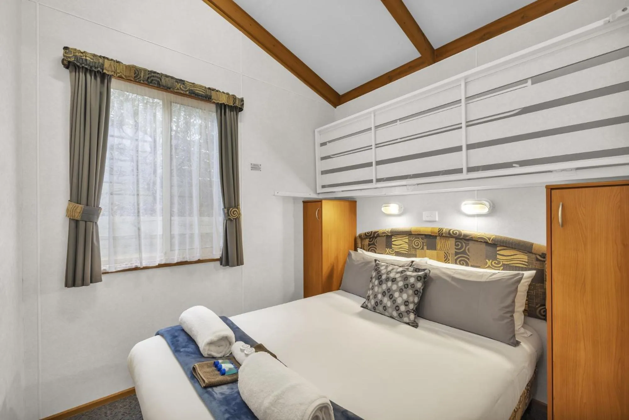 Bed in Metung Holiday Villas