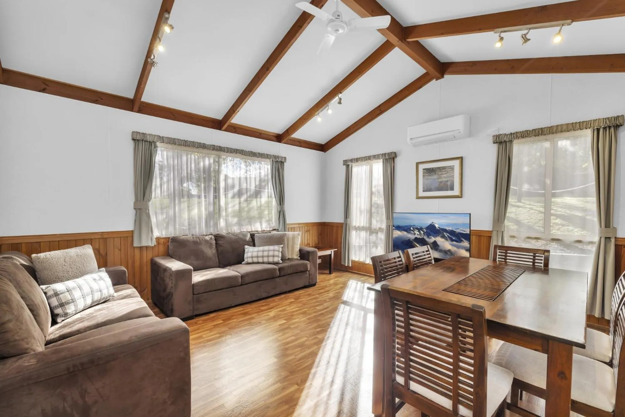 Living room in Metung Holiday Villas