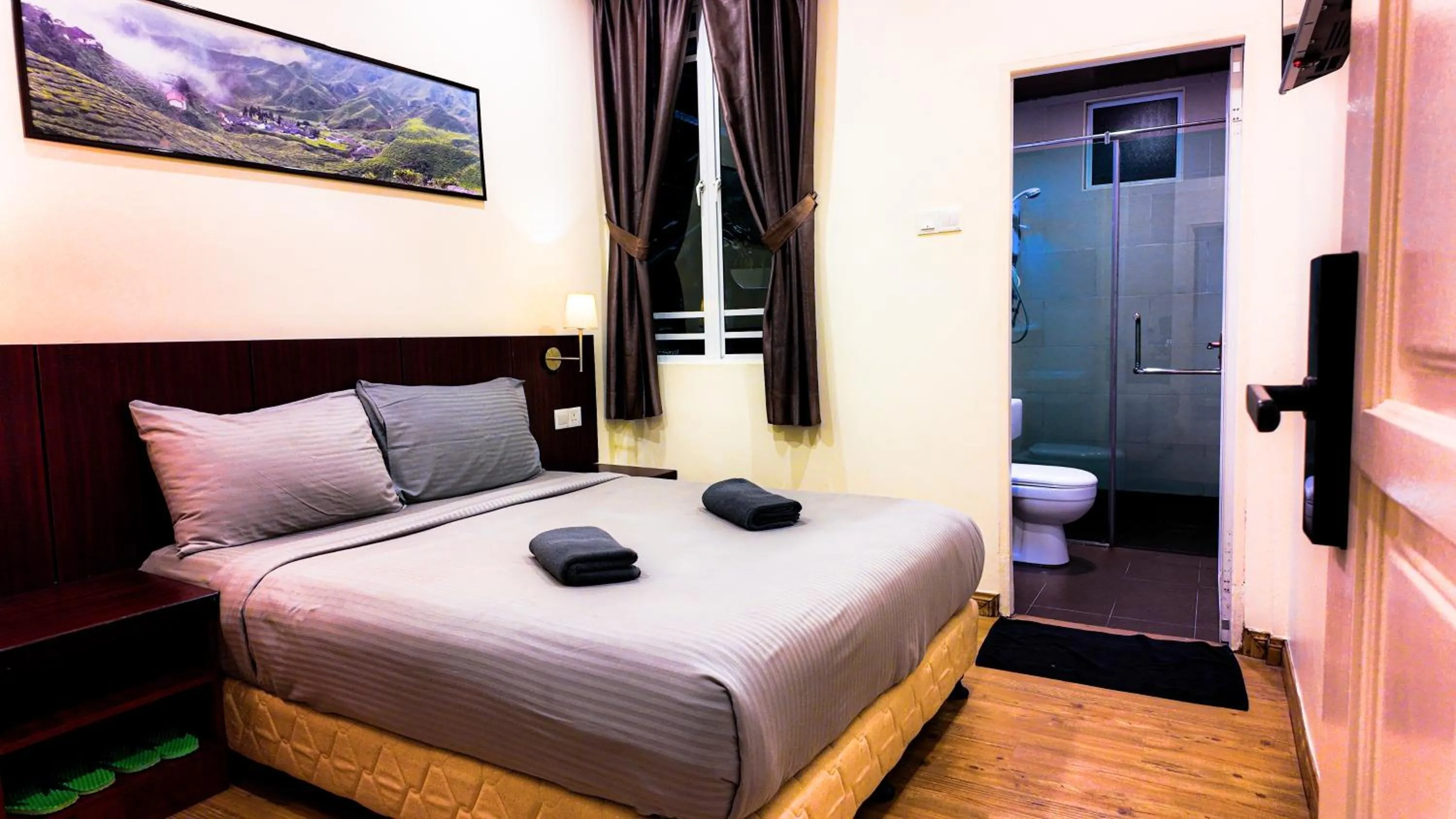 Toilet, Bed in Highlanders Garden Guesthouse at Arundina Cameron Highlands