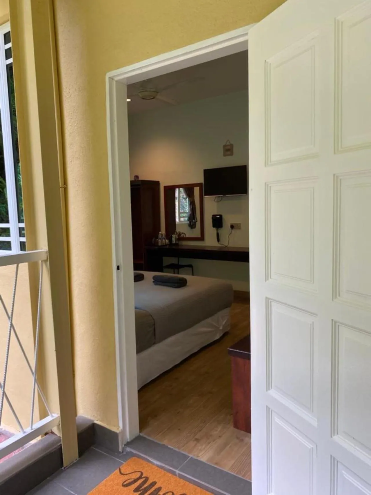 Balcony/Terrace, Bed in Highlanders Garden Guesthouse at Arundina Cameron Highlands