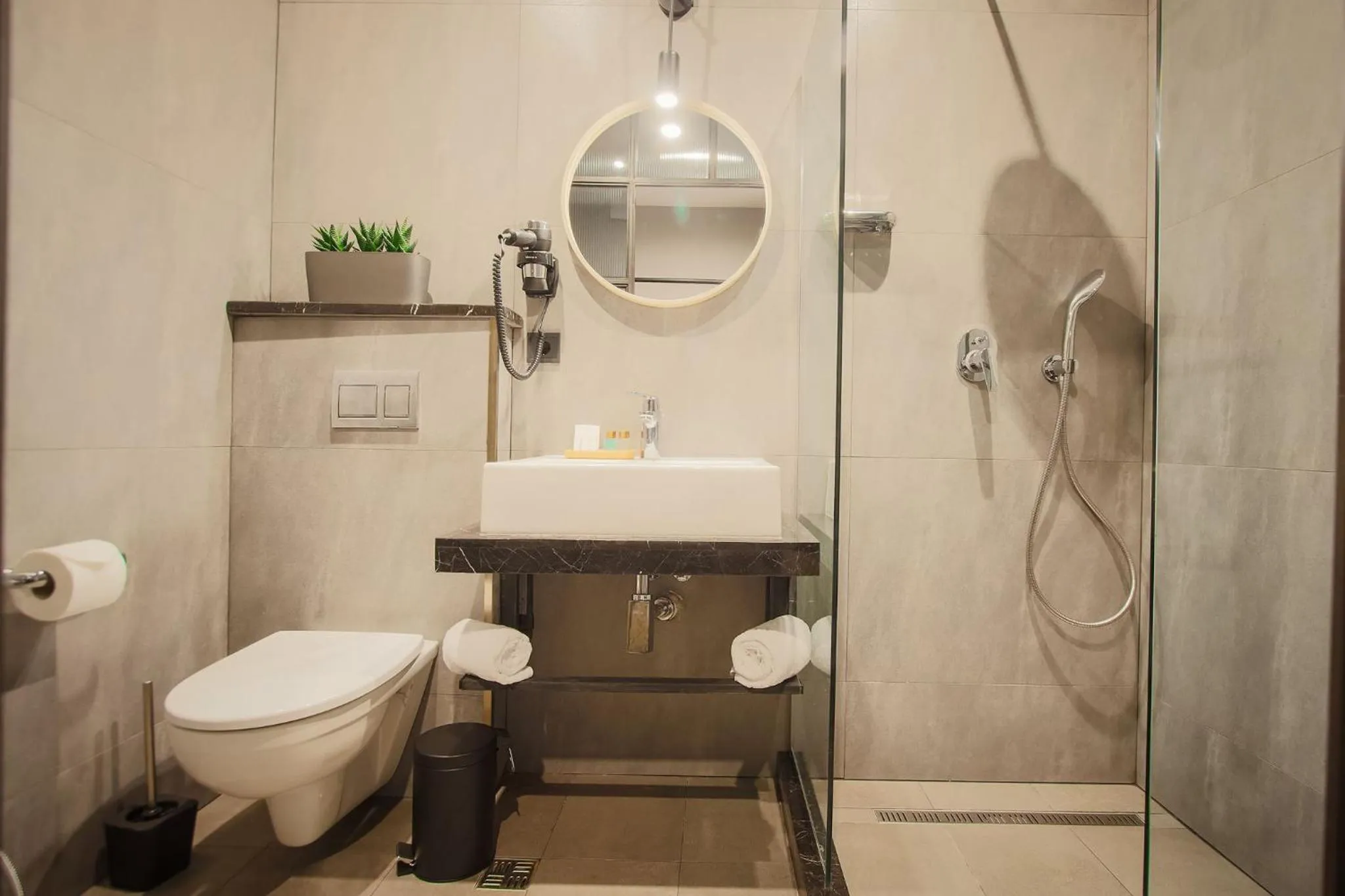 Shower in Hotel Tuta