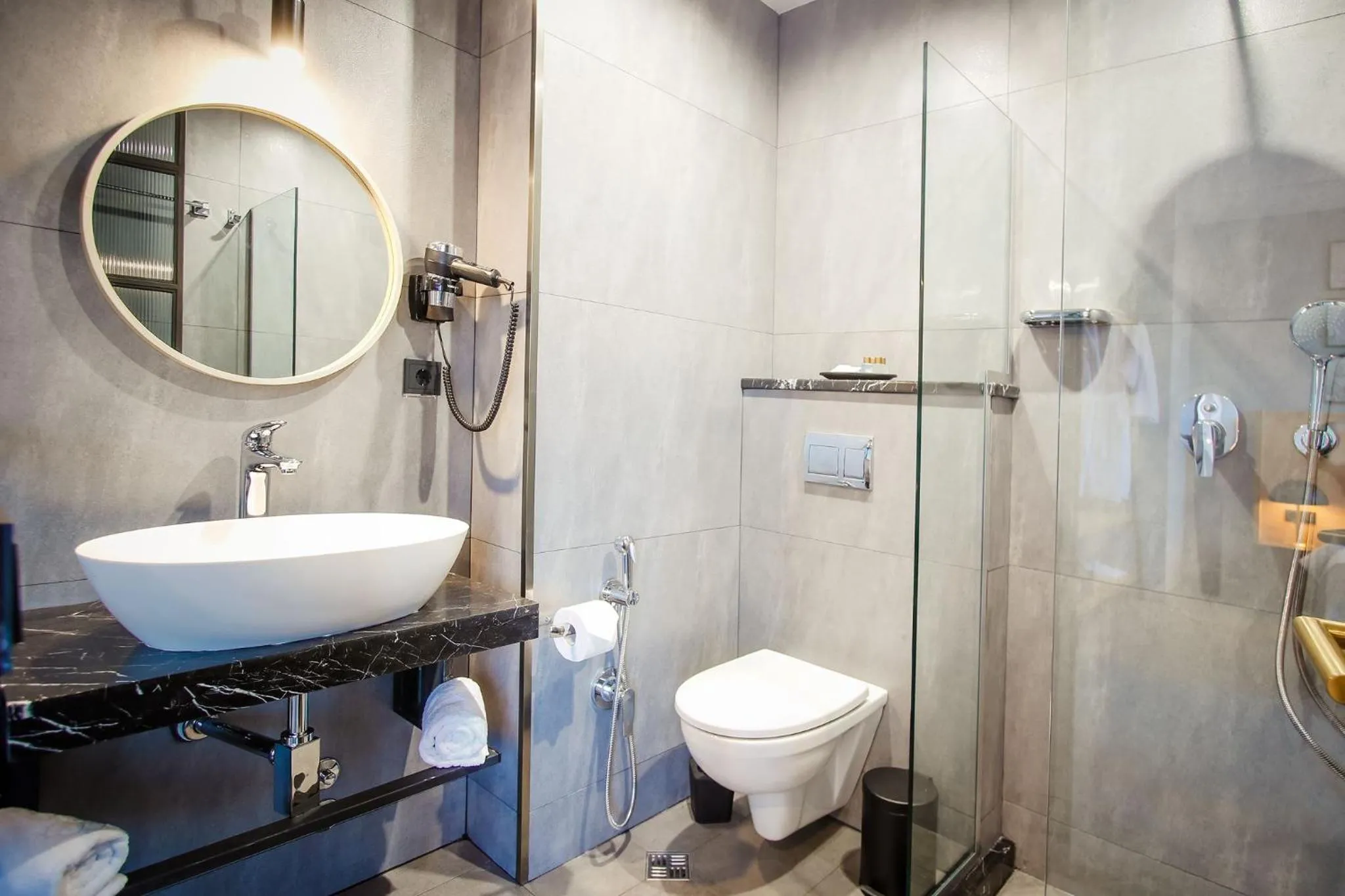 Shower in Hotel Tuta