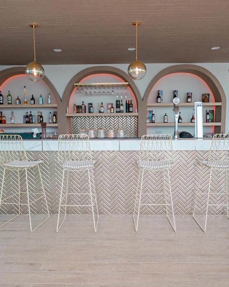 Restaurant/places to eat in Hotel Agnes