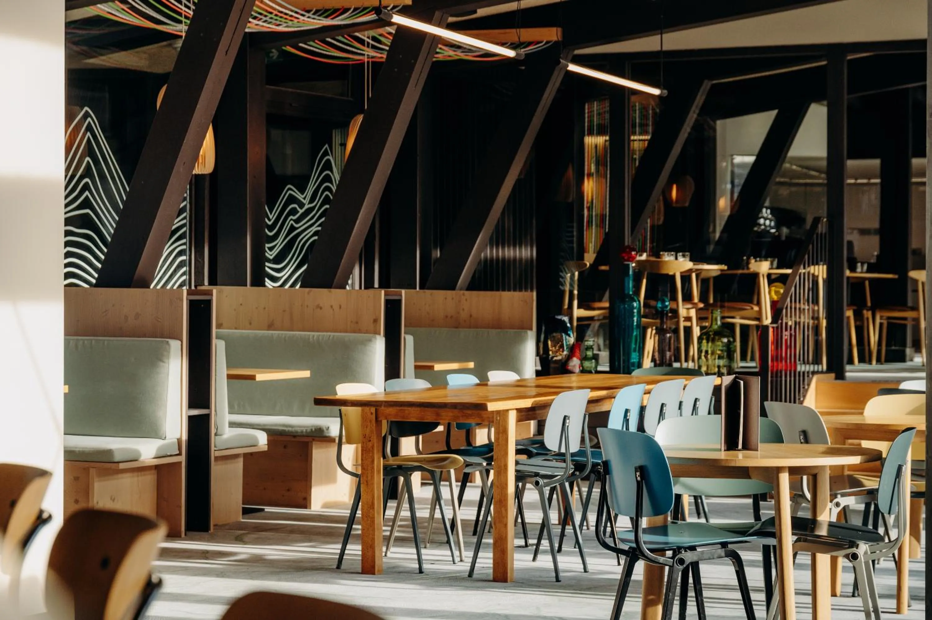 Restaurant/places to eat in La Cachette, Friendly Hotel & Spa