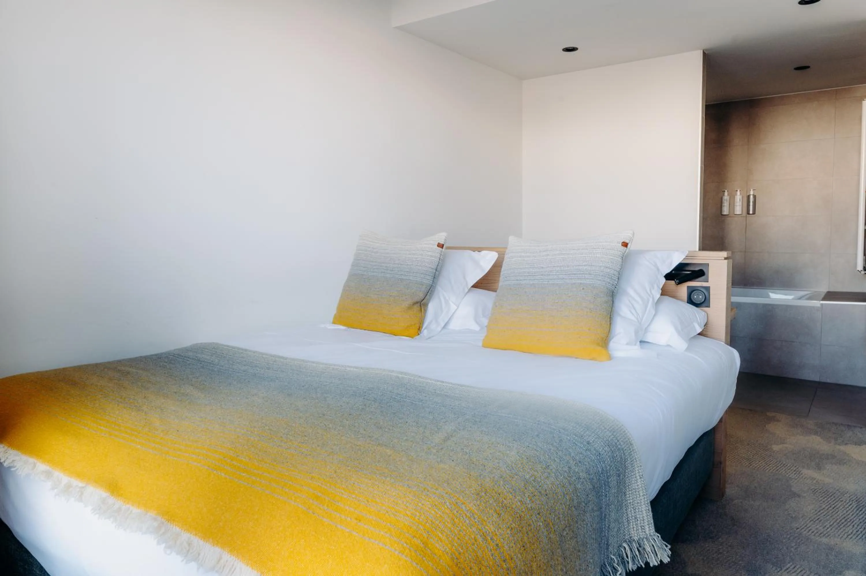 Bed in La Cachette, Friendly Hotel & Spa