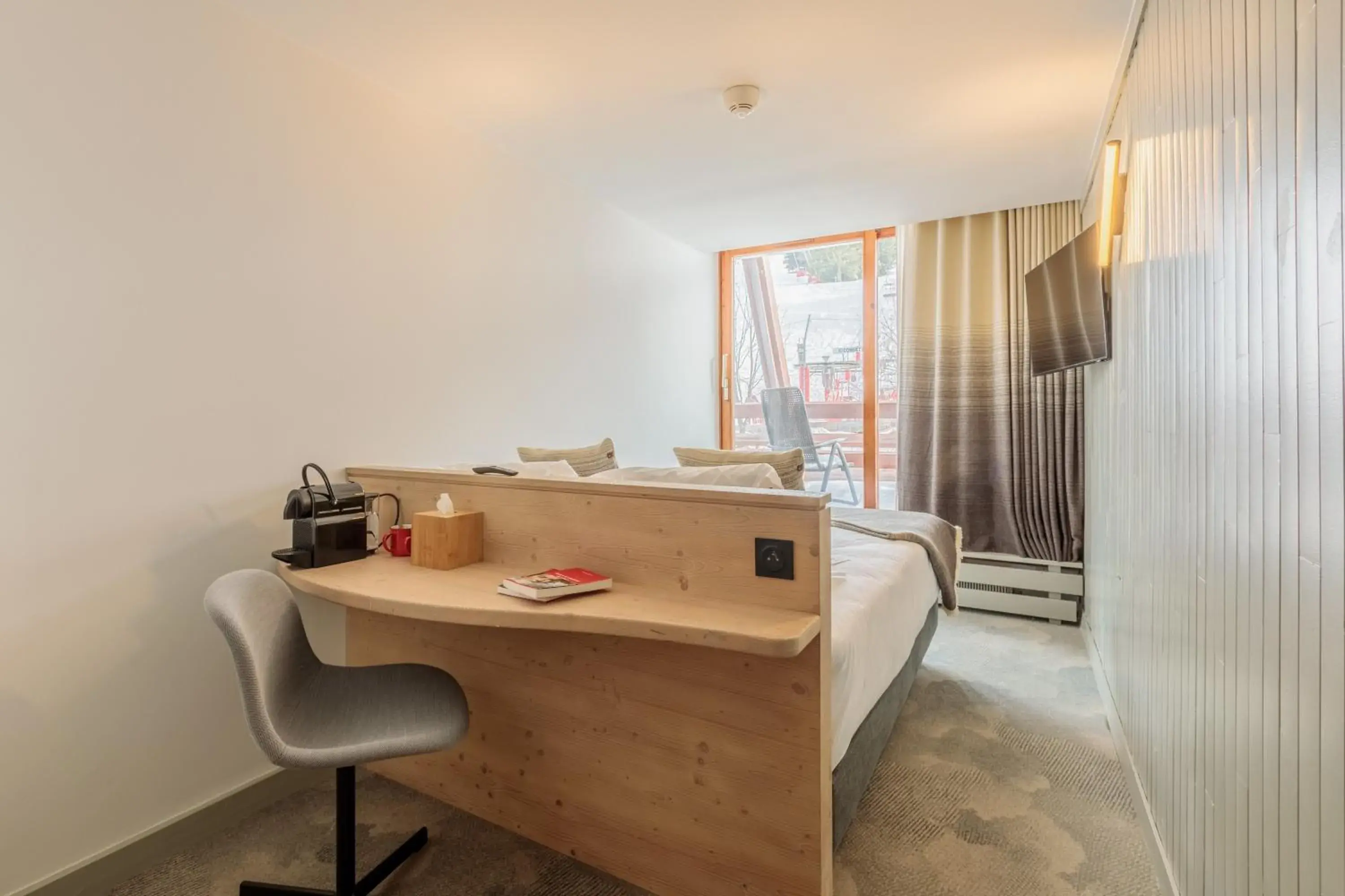 Double Room with Mountain View and Balcony in La Cachette, Friendly Hotel & Spa Double Room with Mountain View and Balcony in La Cachette, Friendly Hotel & Spa