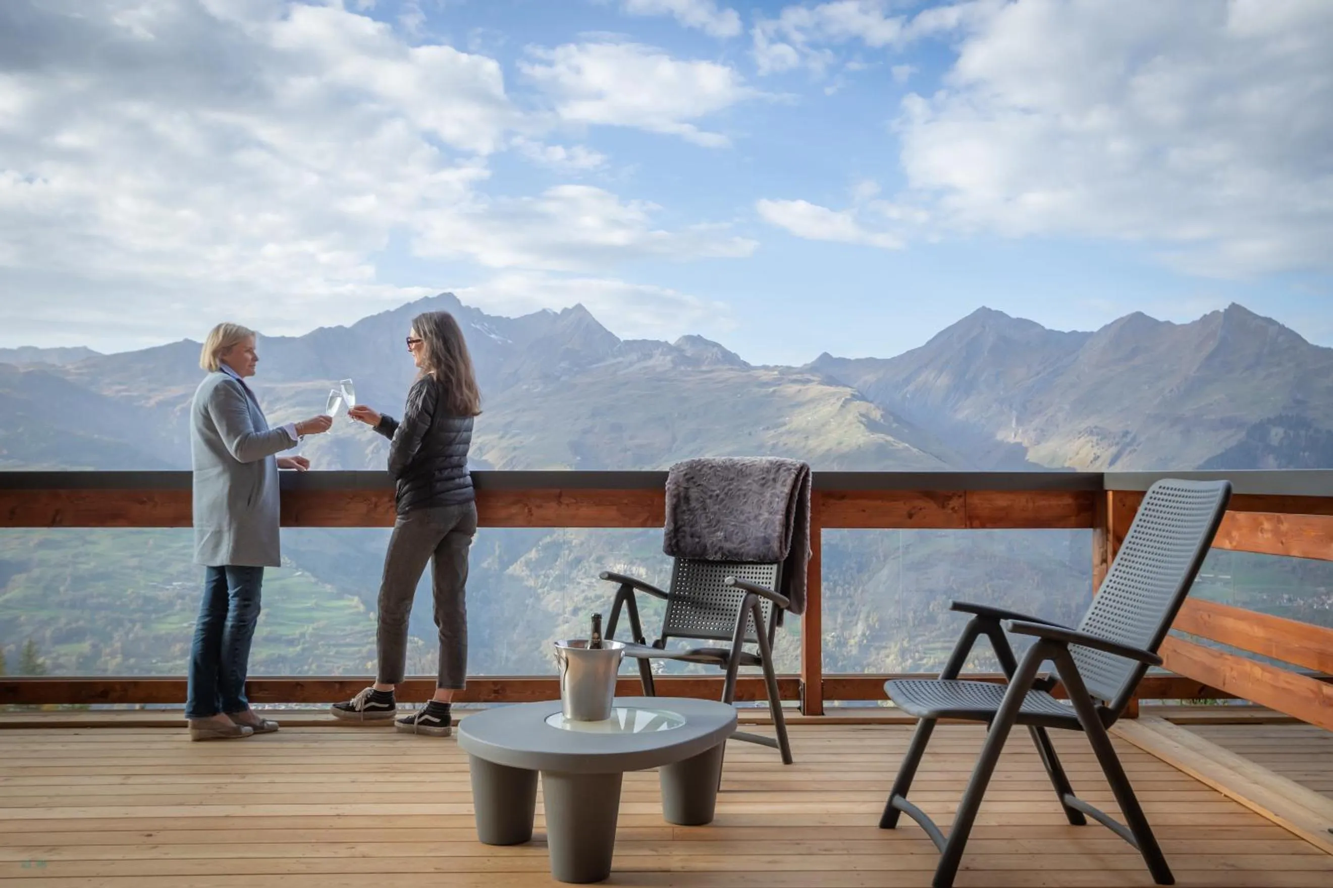 Patio in La Cachette, Friendly Hotel & Spa