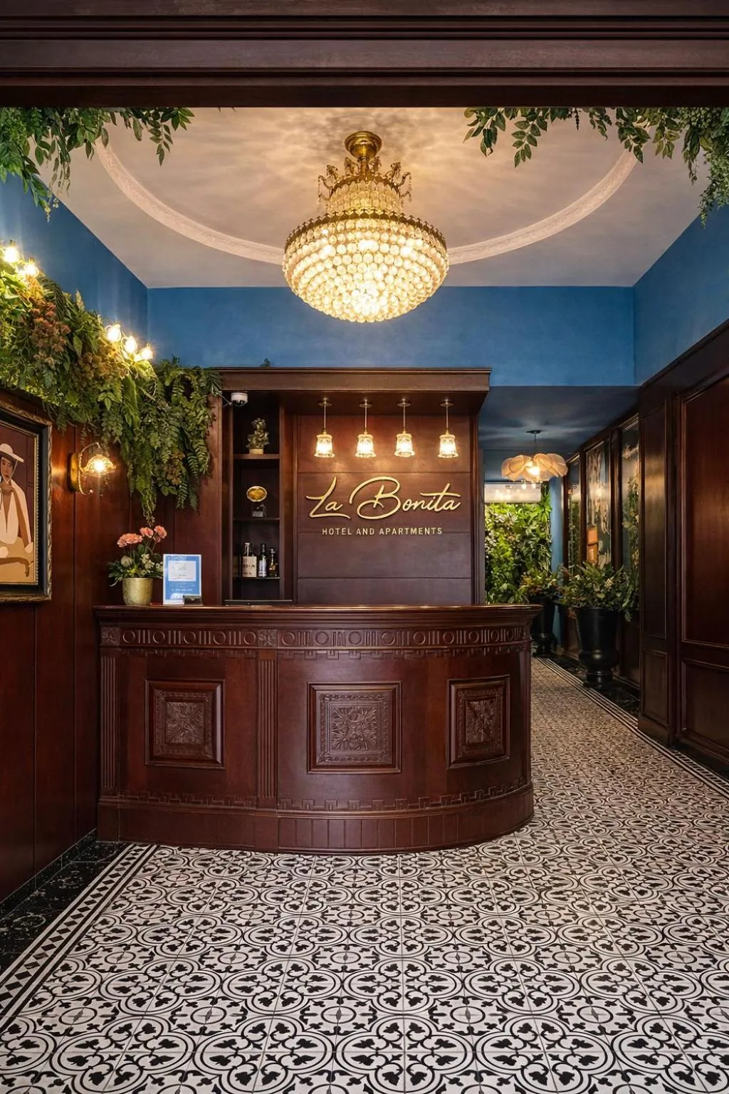 Lobby or reception in La Bonita Hotel and Apartments