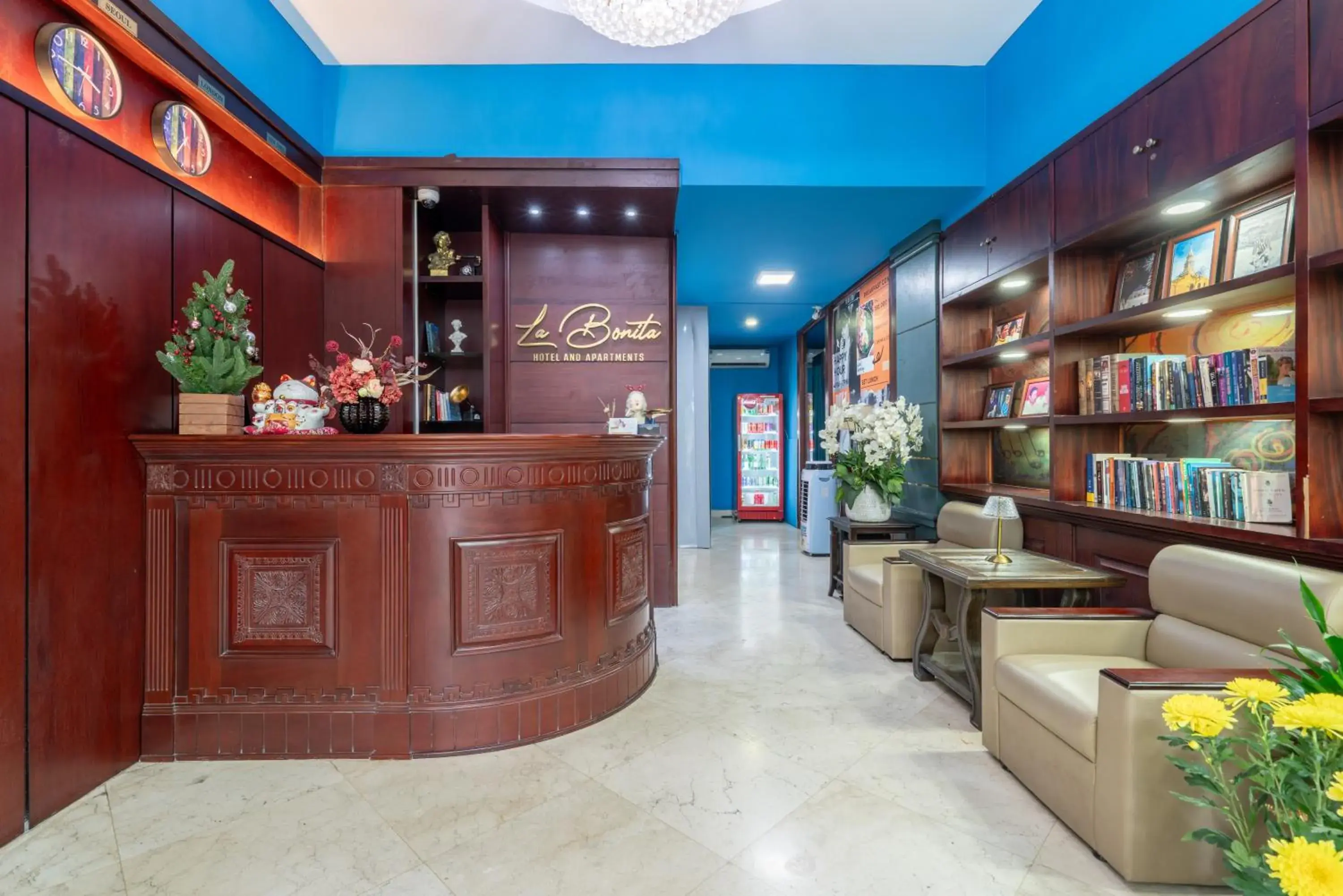 Lobby or reception in La Bonita Hotel and Apartments Lobby or reception in La Bonita Hotel and Apartments