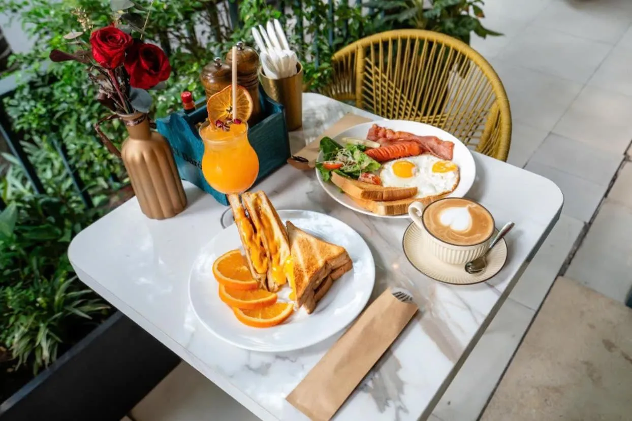 Breakfast in La Bonita Hotel and Apartments