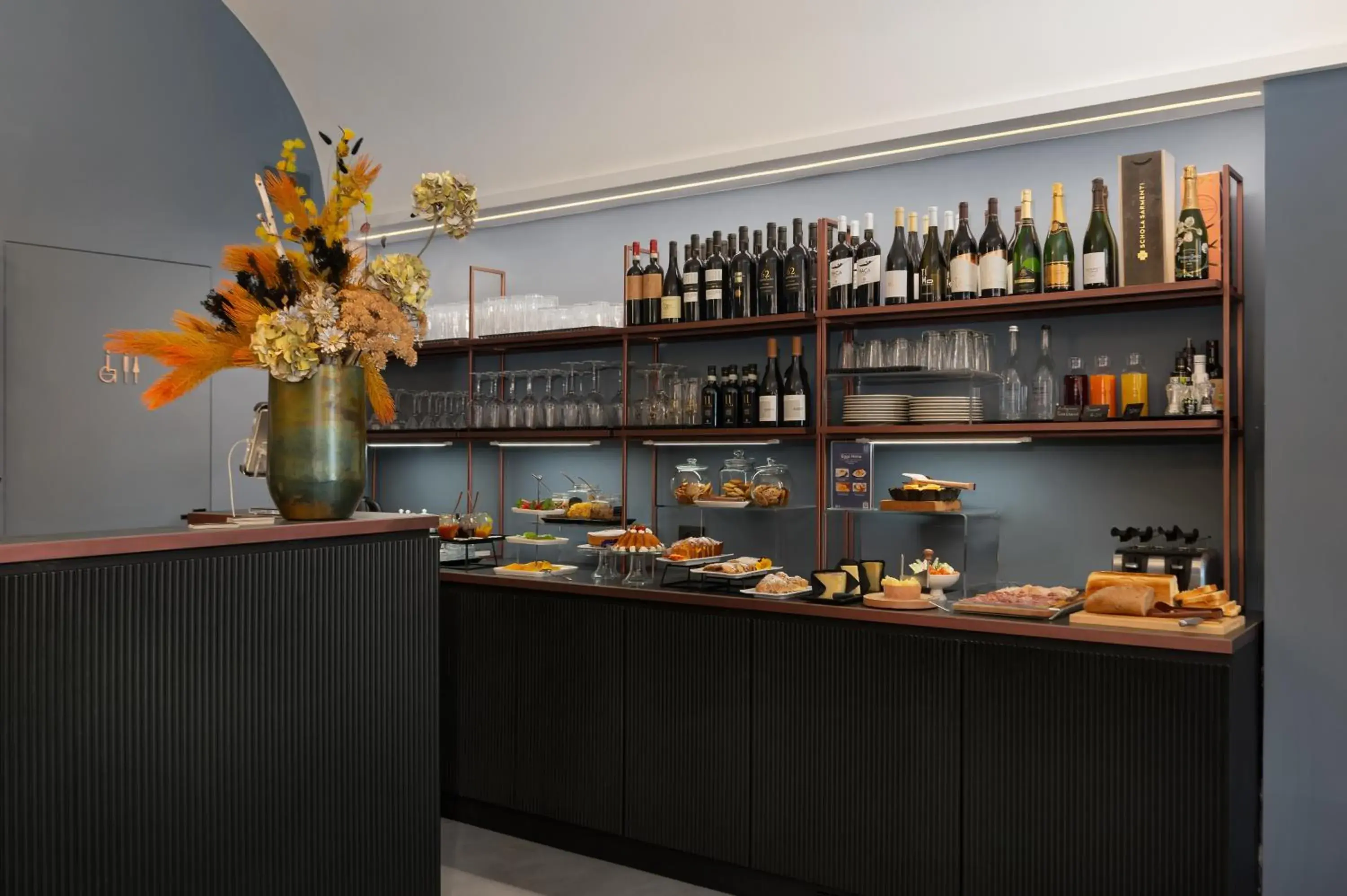 Breakfast in VIS Urban Suites&Spa Breakfast in VIS Urban Suites&Spa