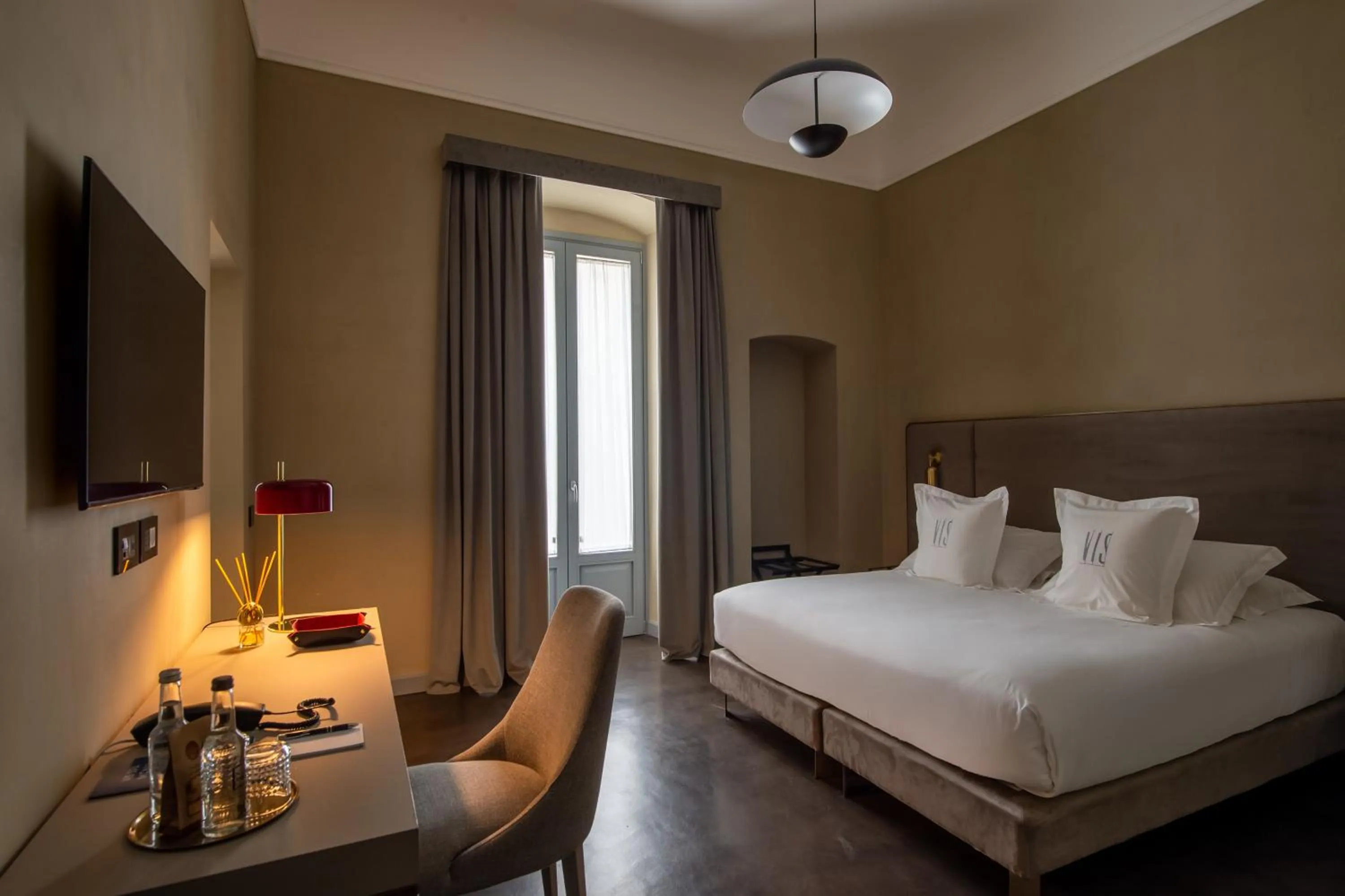 Bed in VIS Urban Suites&Spa