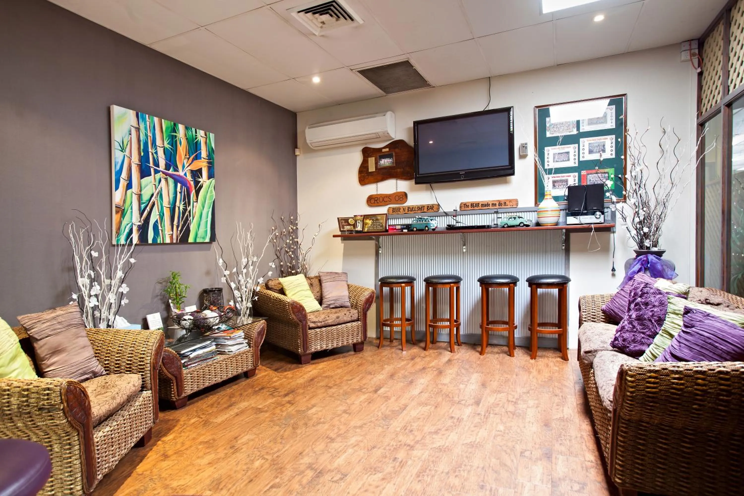 Drinks in Sarina Motor Inn