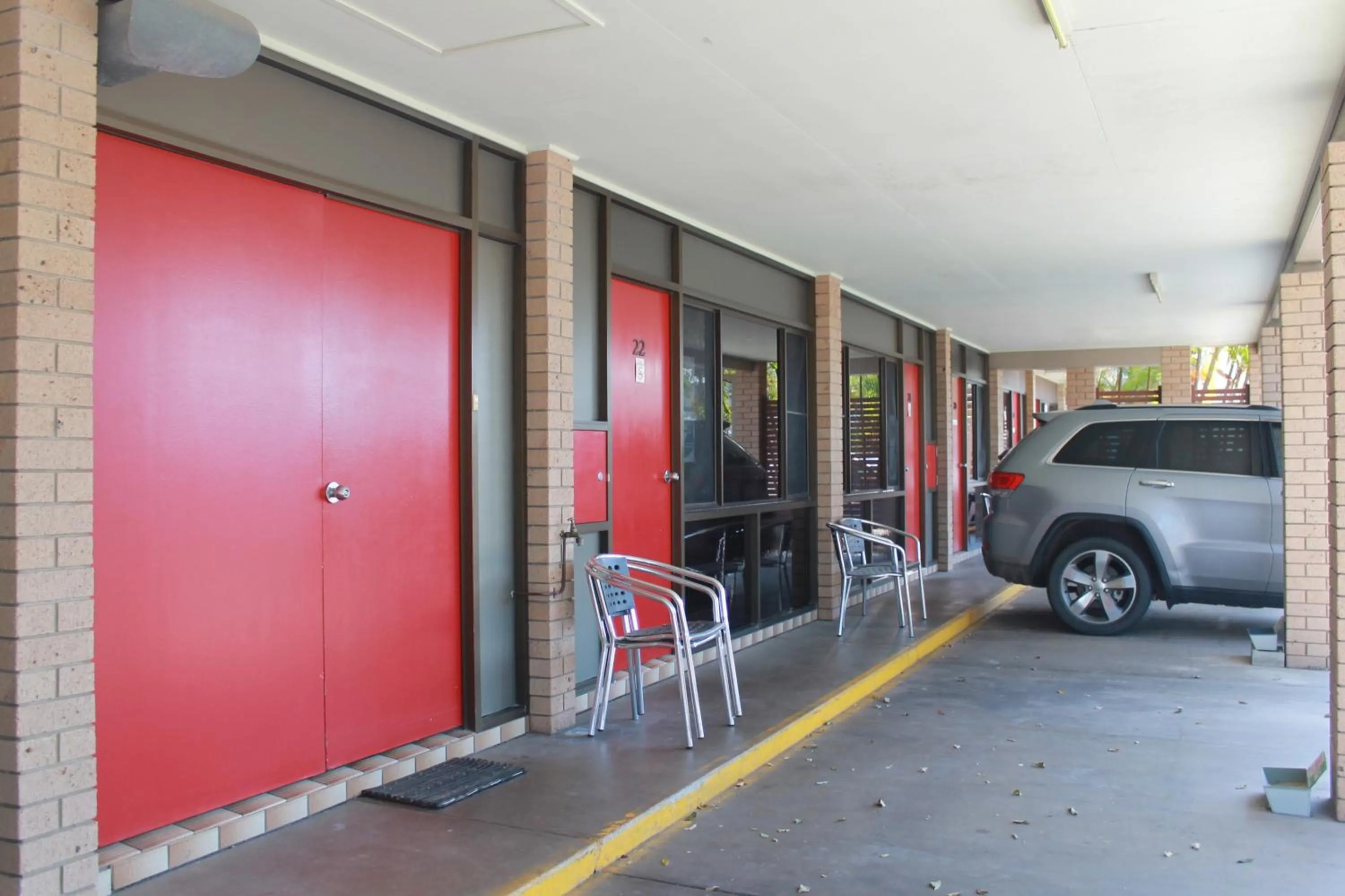 Property building in Sarina Motor Inn