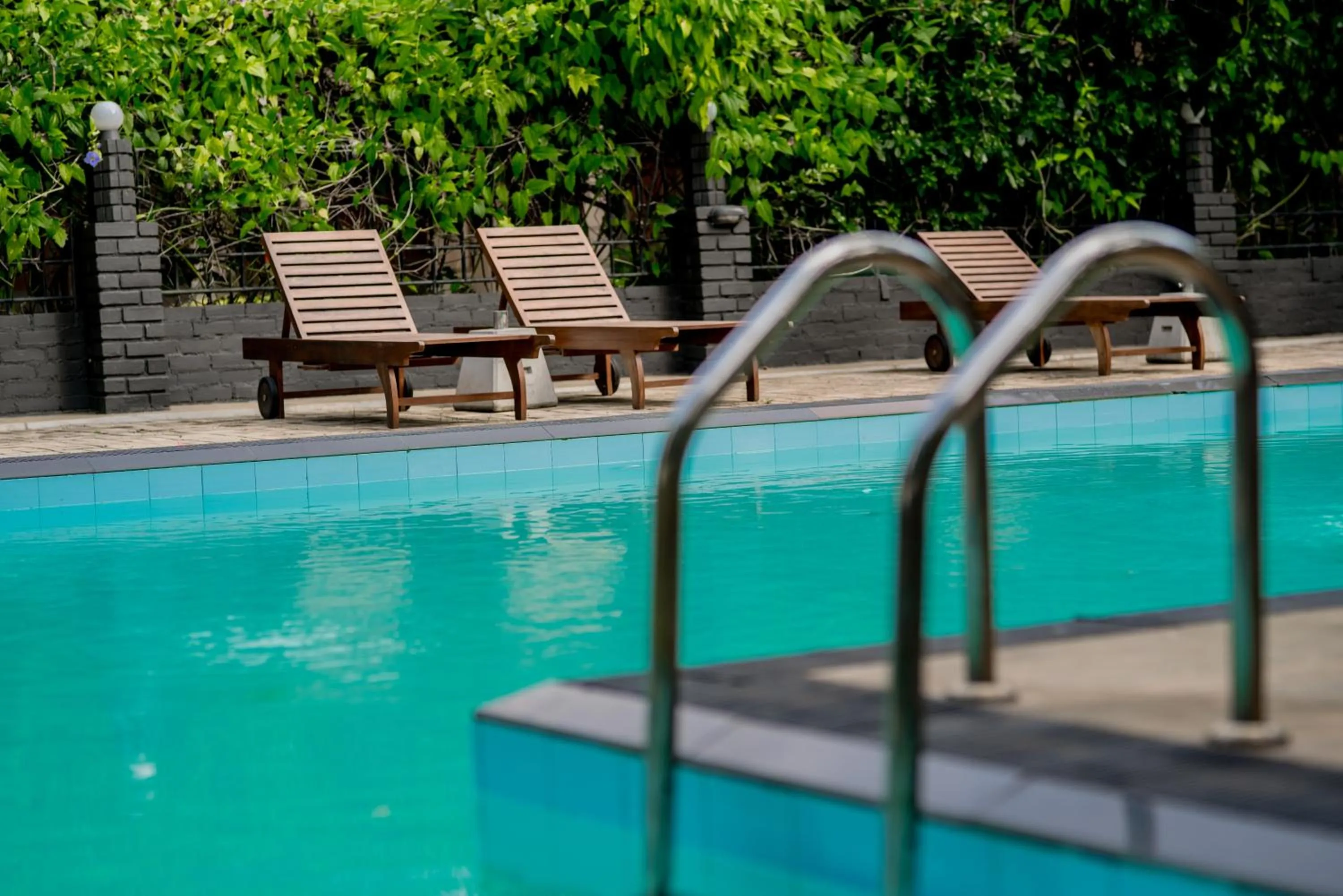 Swimming pool in Lavendish Country Resort