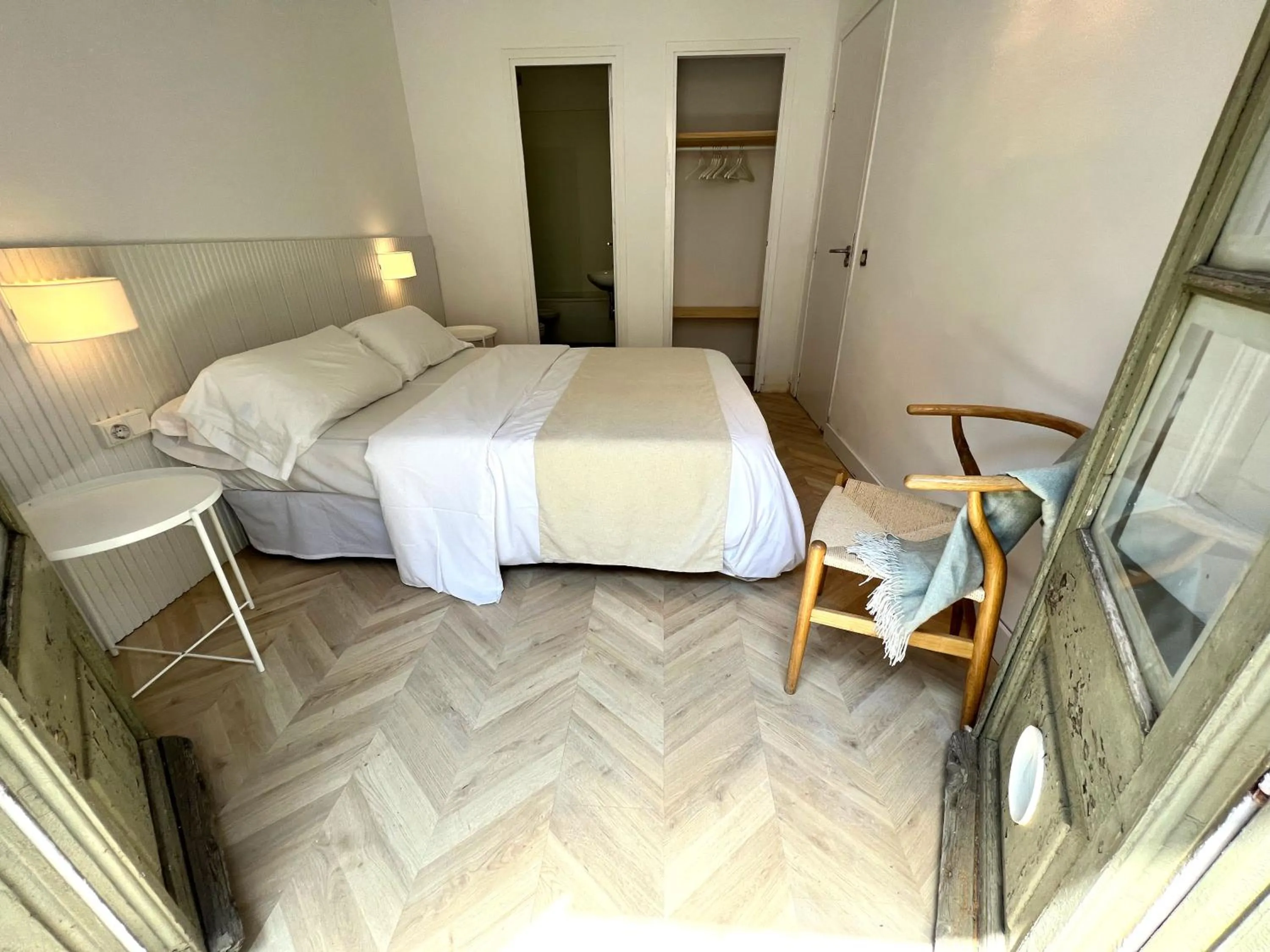 Bedroom, Bed in The MO GOTIC