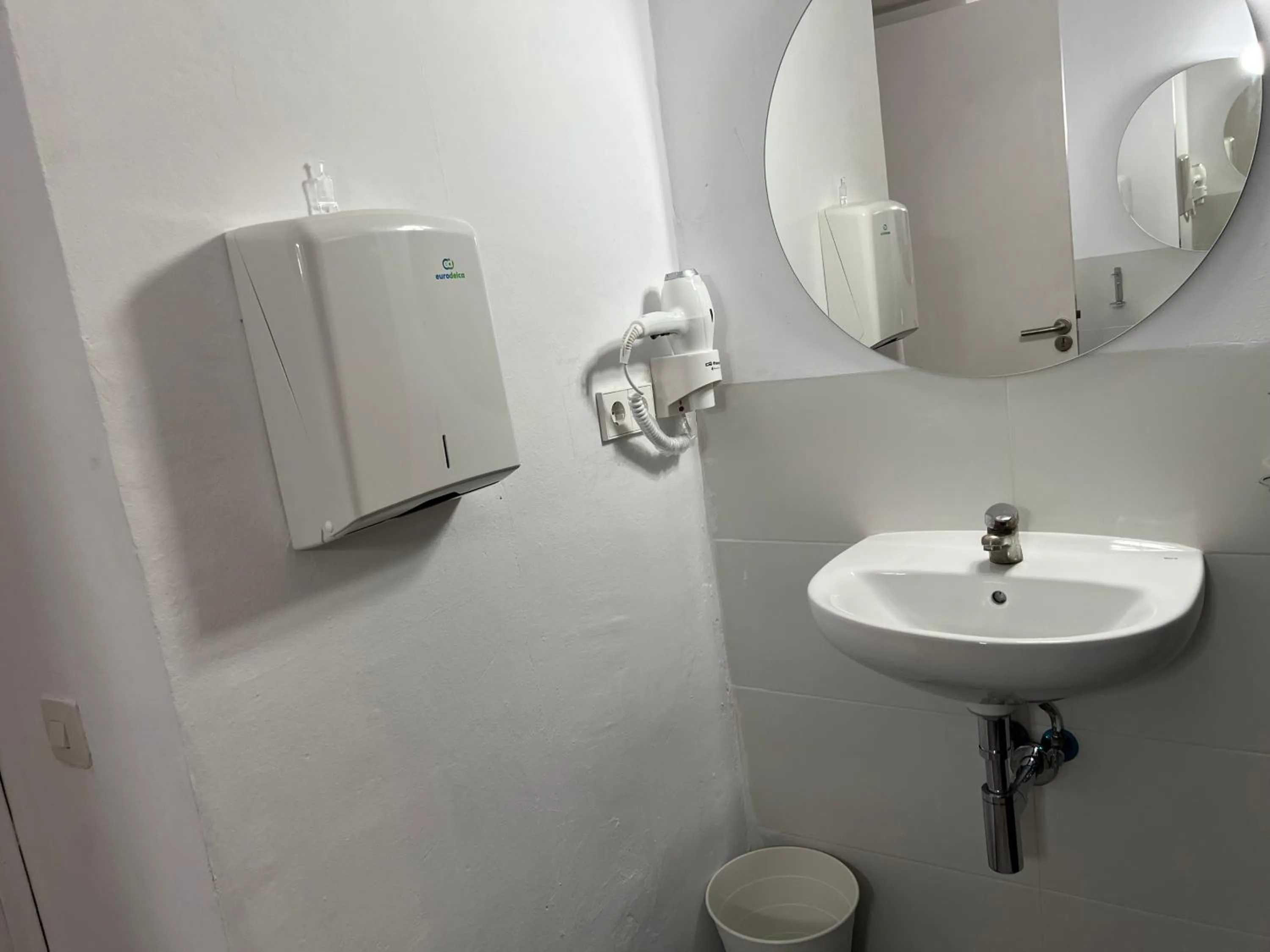 Public Bath in The MO GOTIC