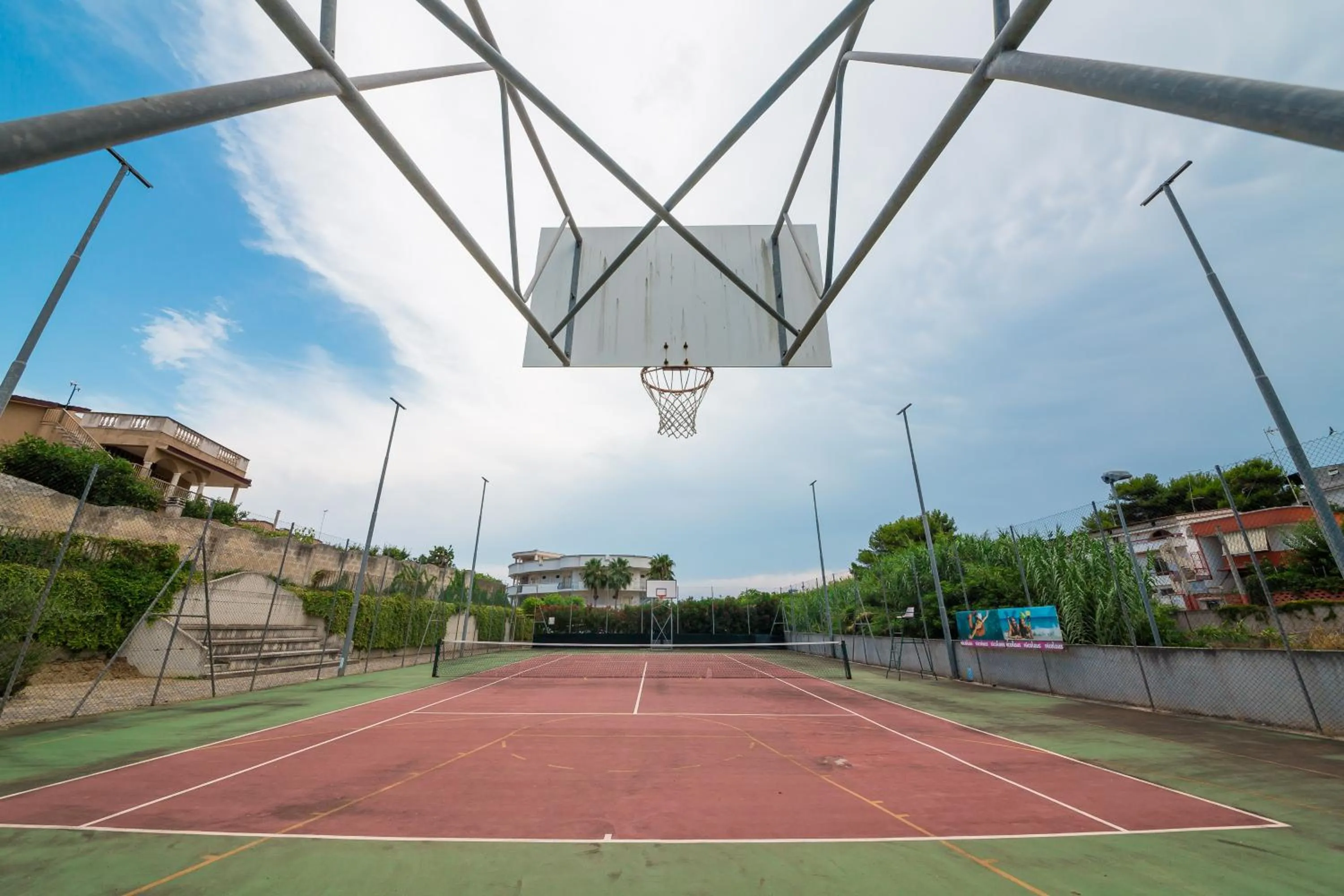 Tennis court in Nicolaus Prime Il Gabbiano Hotel