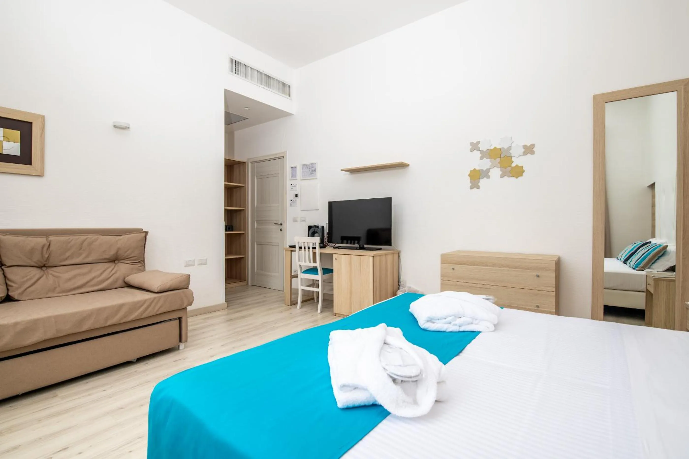 Photo of the whole room, Bed in Nicolaus Prime Il Gabbiano Hotel