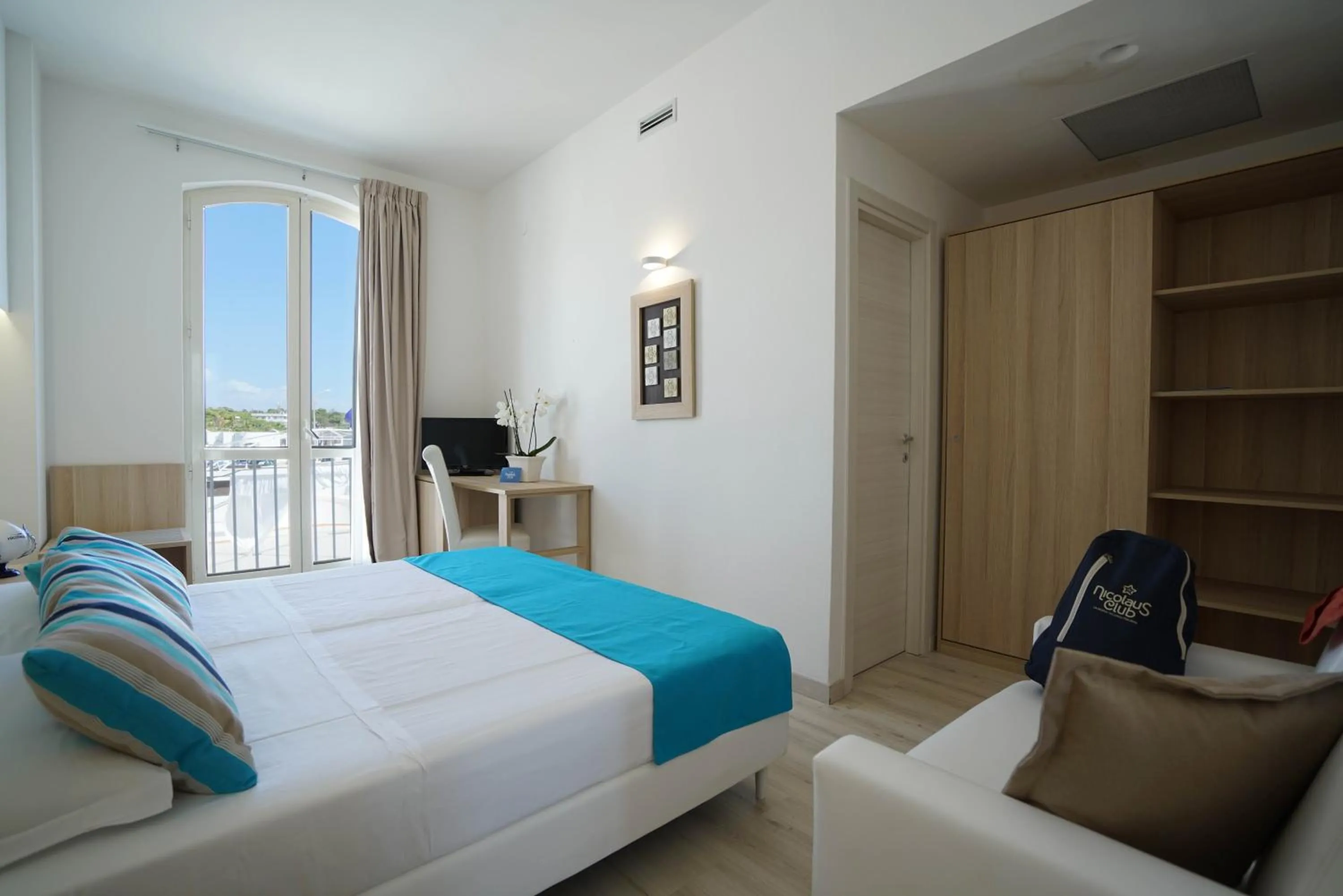 Bedroom, Bed in Nicolaus Prime Il Gabbiano Hotel