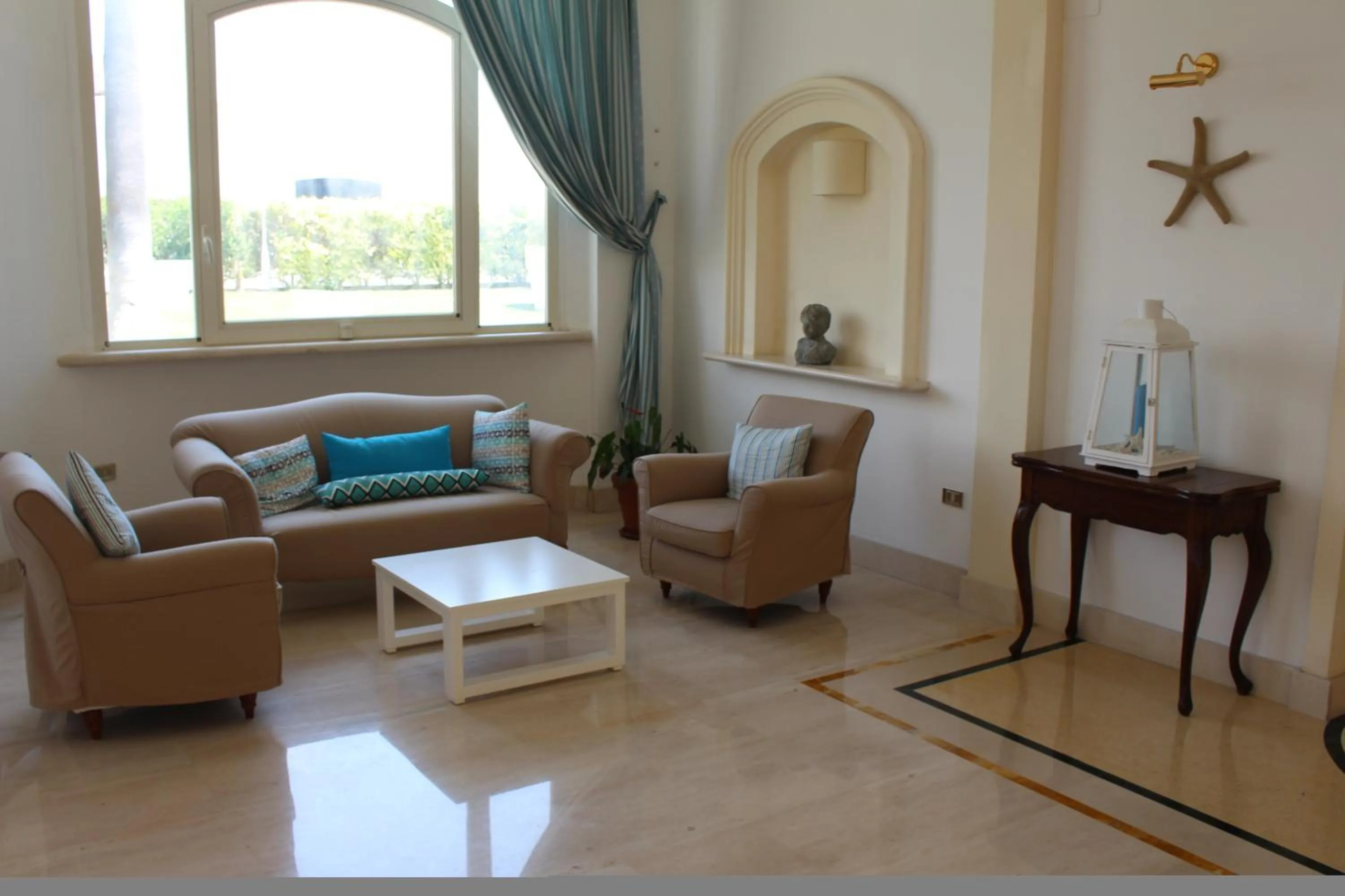 Seating area in Nicolaus Prime Il Gabbiano Hotel