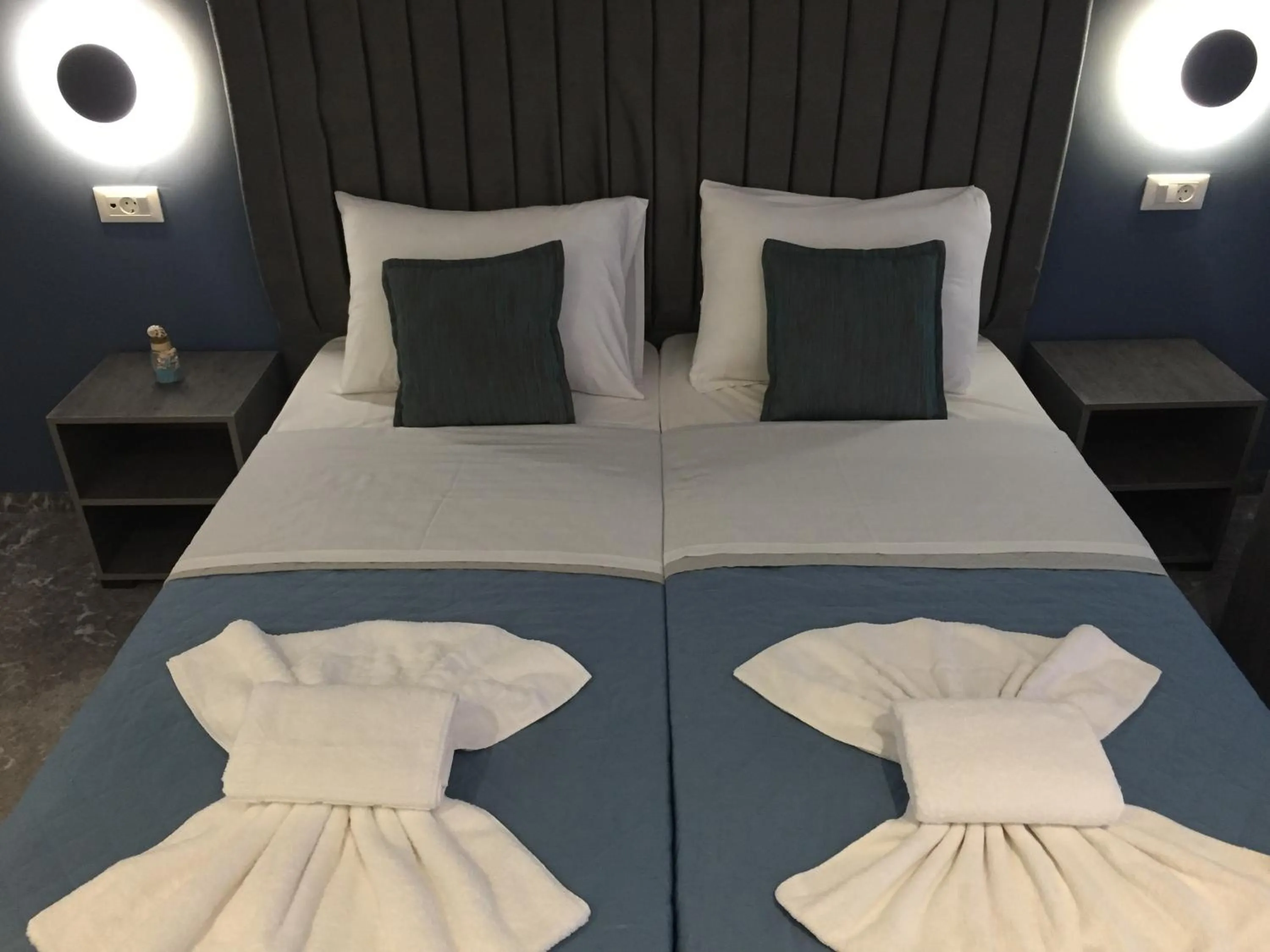 Bed in City Pearl Hotel