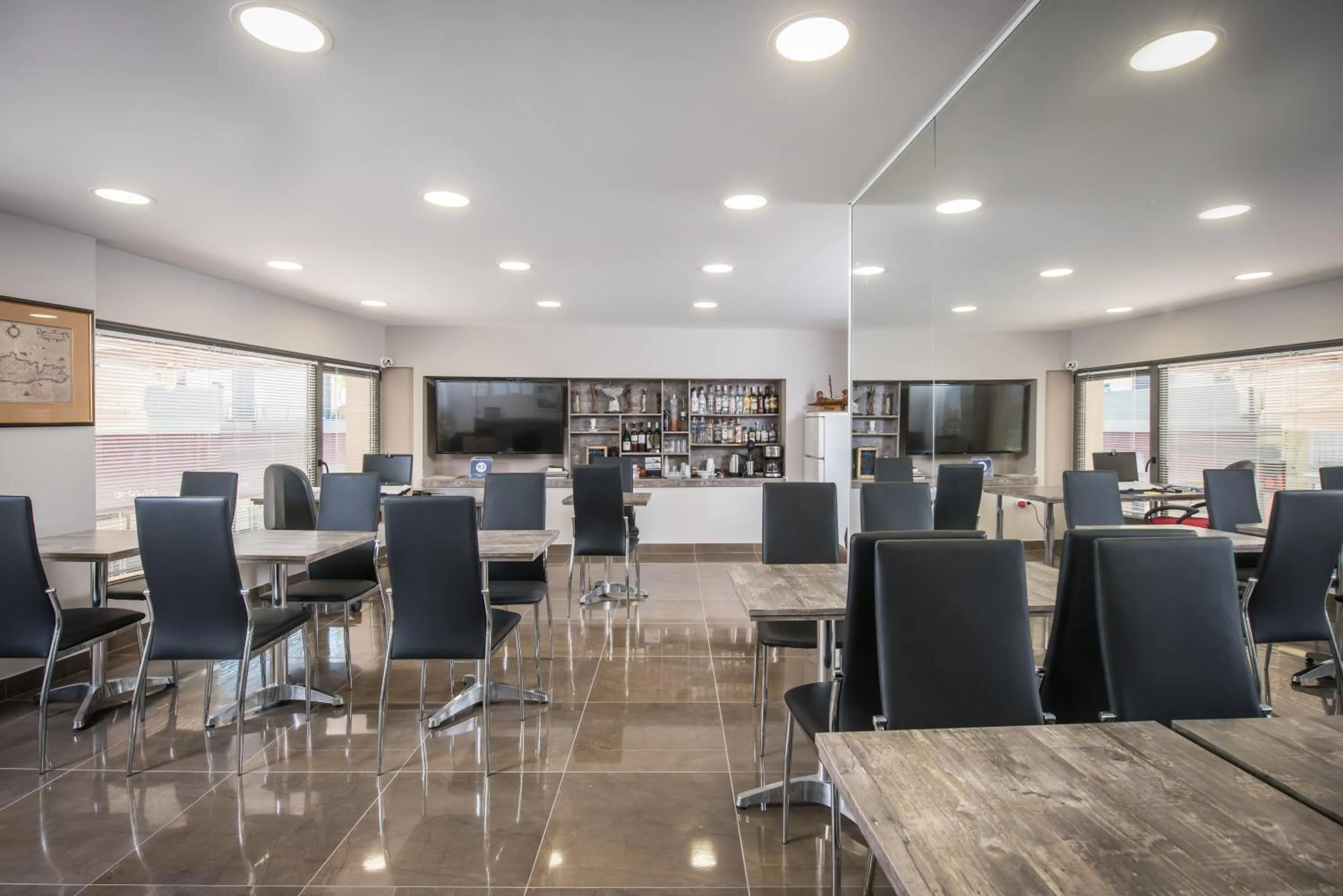 Business facilities in Dorian Boutique Hotel-Apartments